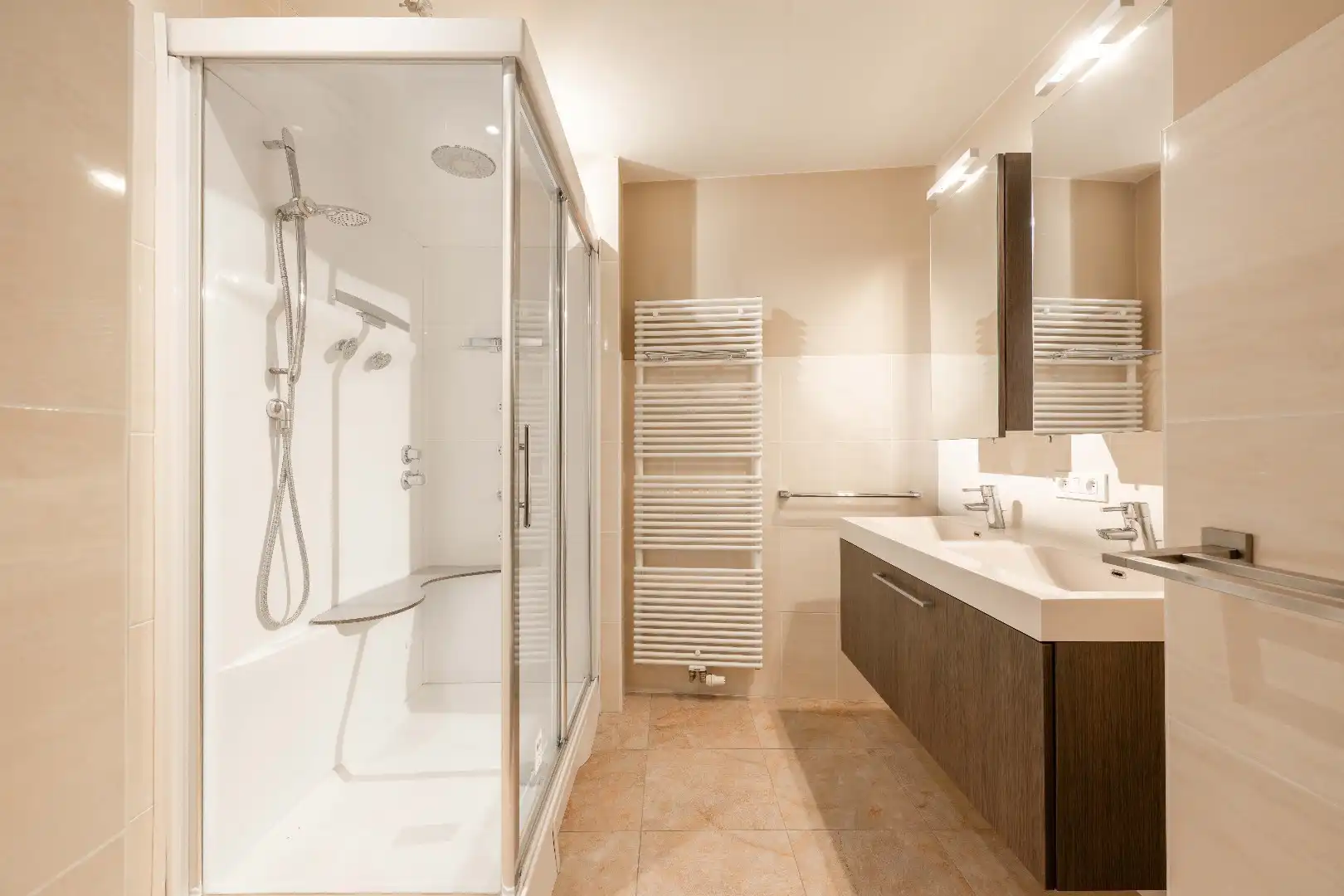 PERFECT INSTAPKLAAR KWALITATIEF APPARTEMENT IN HARTJE PITTEM foto 7