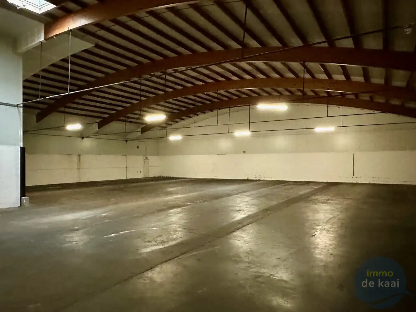 Industrieel-magazijn-logistiek te huur foto 2