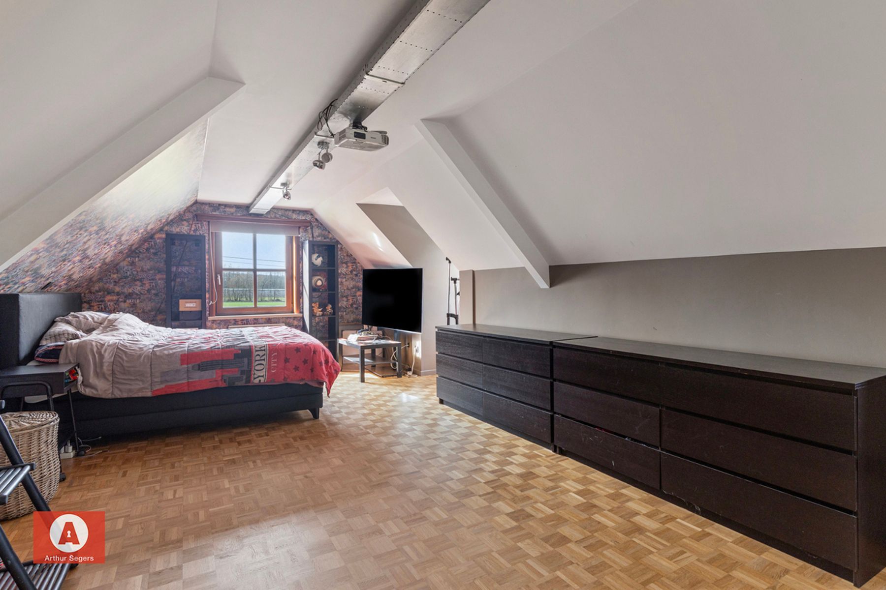 Ruime open bebouwing met 4 slaapkamers op 10 are foto 18