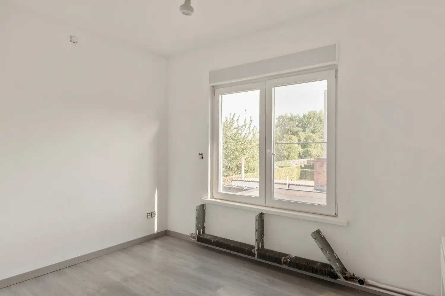 DEELS GERENOVEERDE WONING IN EEN RUSTIGE STRAAT foto 13