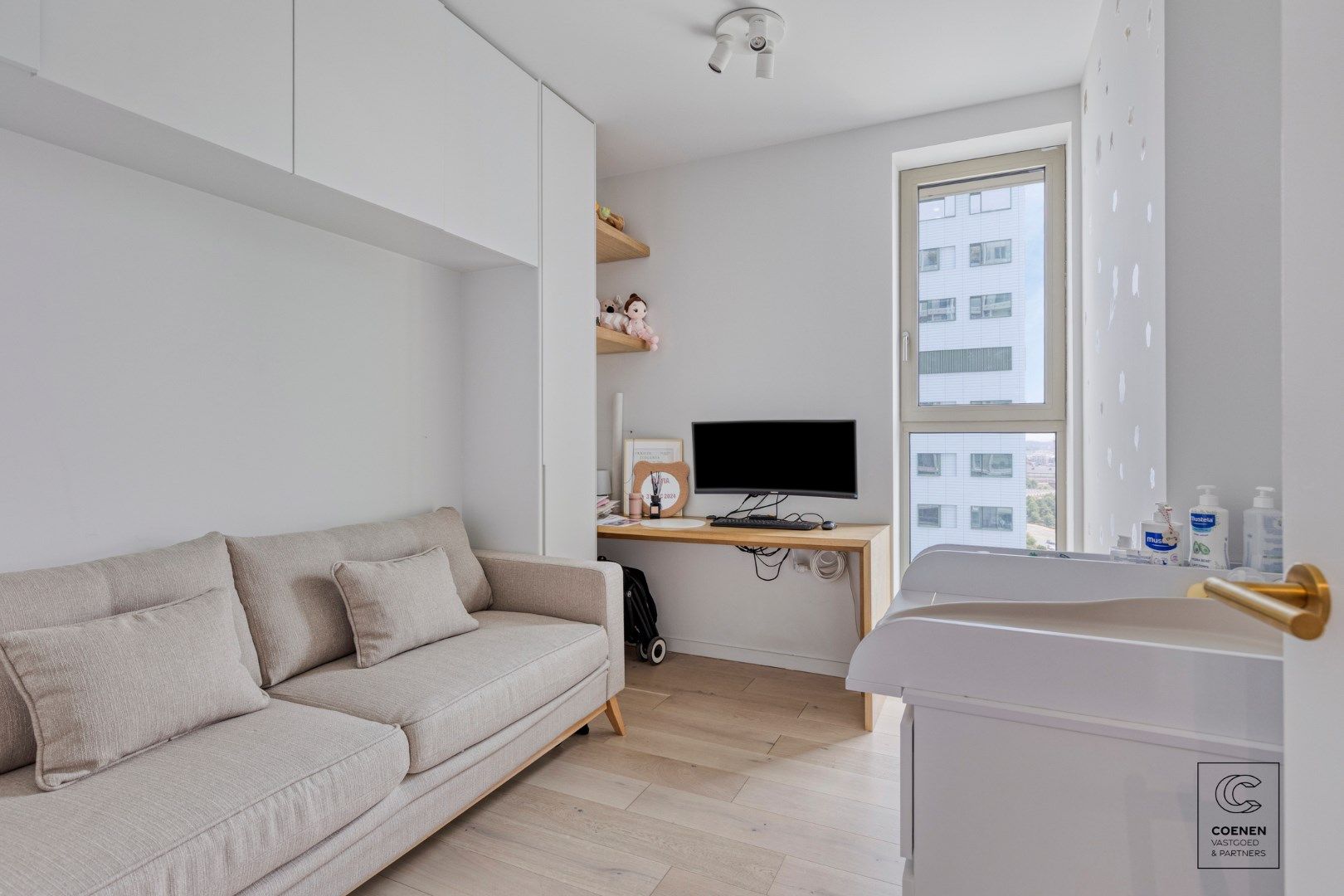 Design appartement van 83 m², twee slaapkamers en een ruim terras met een prachtig uitzicht over Antwerpen! foto 11