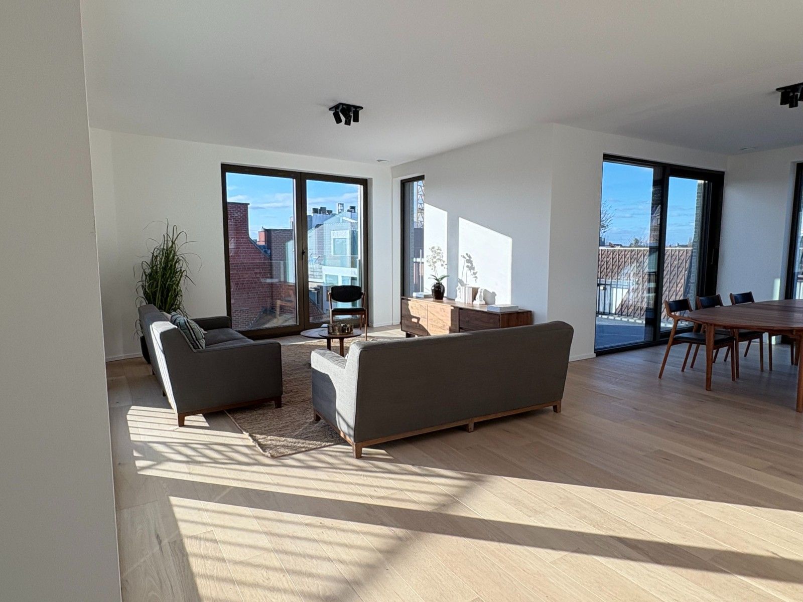 EXCLUSIEF EN LUXUEUS WONEN OP EEN BOOGSCHEUT VAN DE MARKT IN WAREGEM foto 5