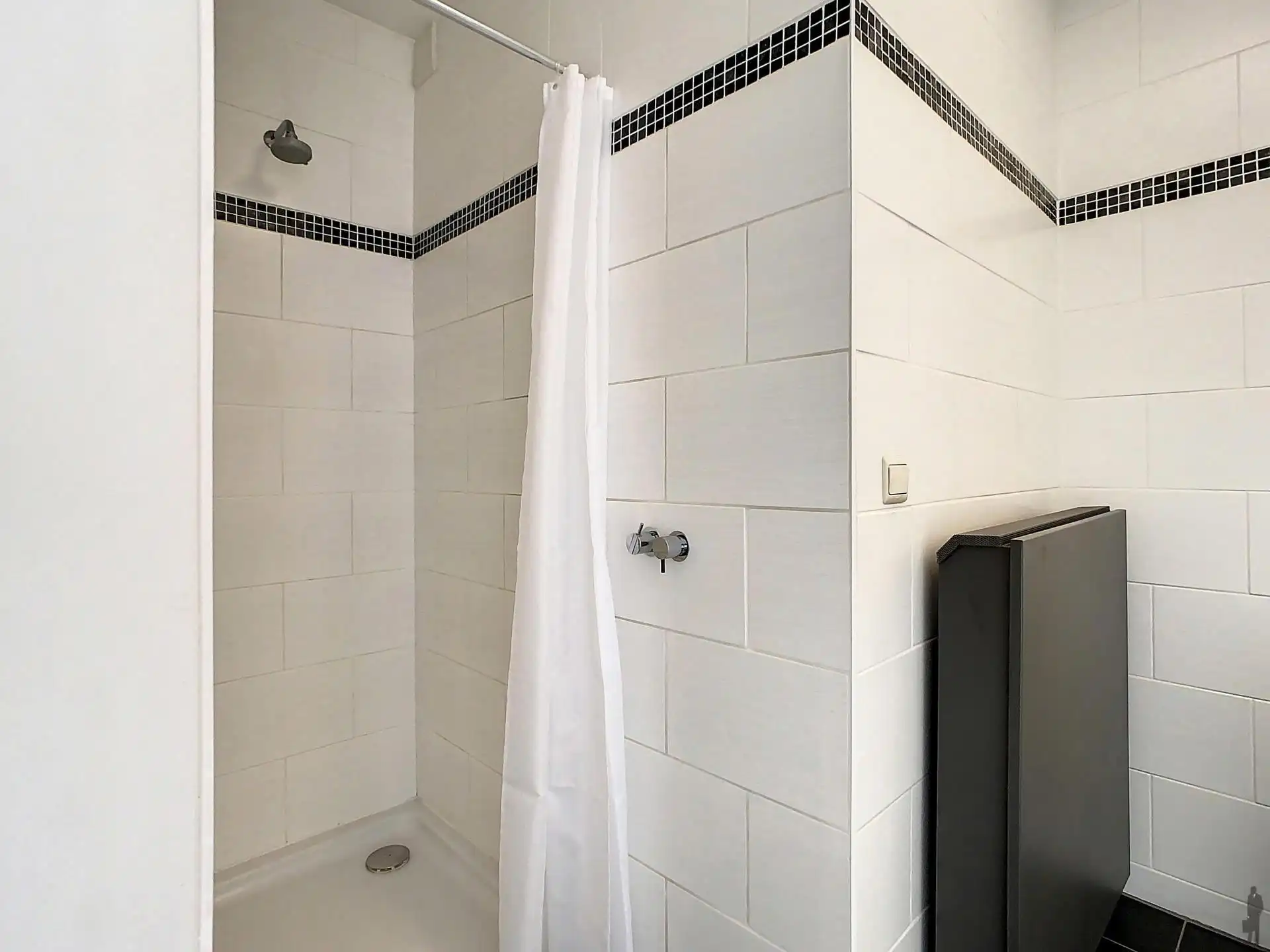 Modern, gemeubeld duplex- appartement met 1 slaapkamer en terras nabij het Eilandje!  foto 15