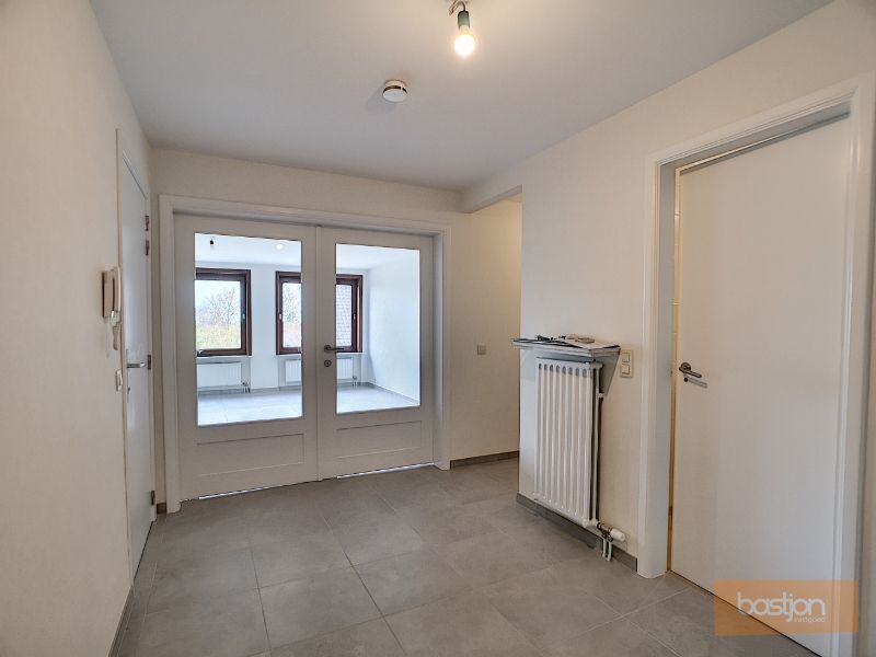 Instapklaar appartement met garage. foto 6