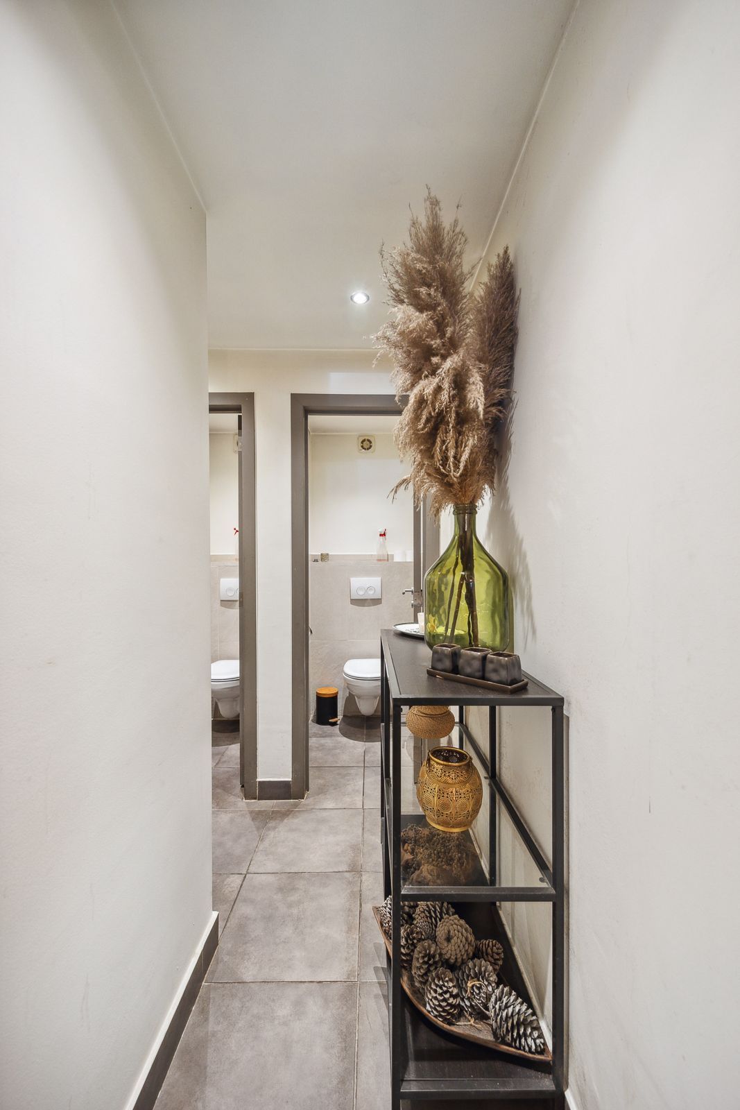 Instapklare duplex met commerciële ruimte op goede locatie te Brasschaat! foto 17