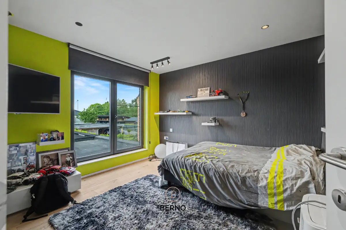Exclusieve en moderne villa met luxe afwerking foto 18