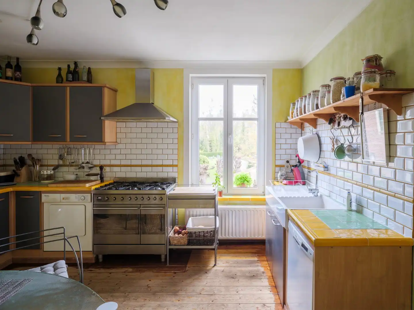 Karaktervolle burgerwoning met stadstuin op het dorpsplein van Zwijnaarde foto 10