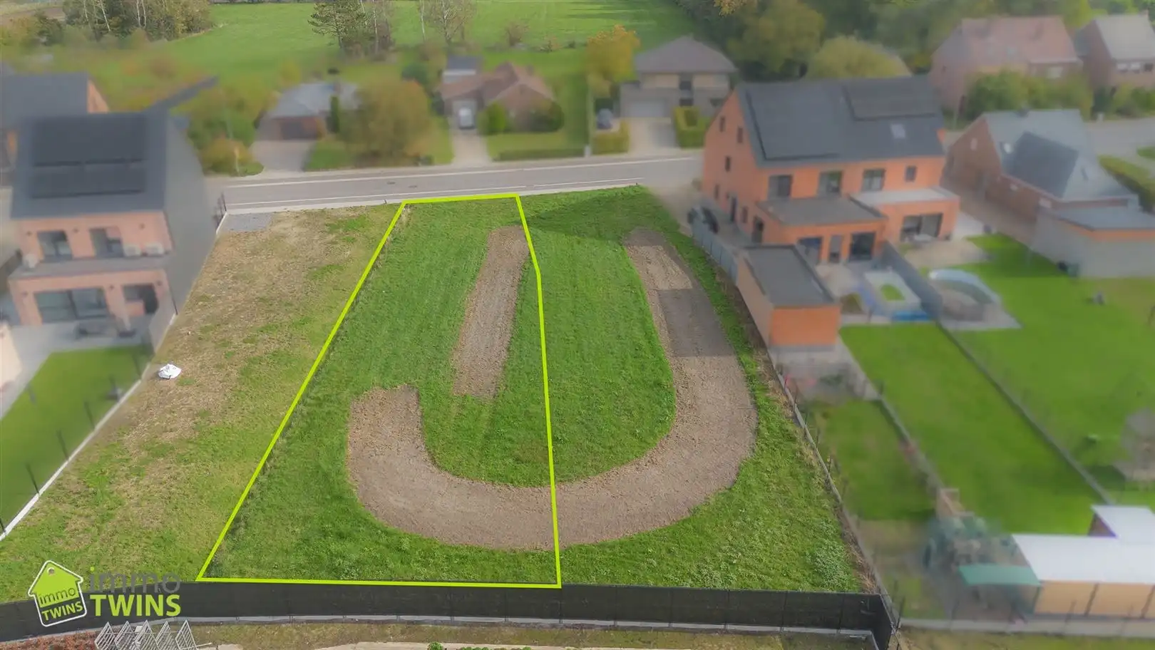 Bouwgronden voor halfopen bebouwing te Buggenhout foto {{pictureIndex}}