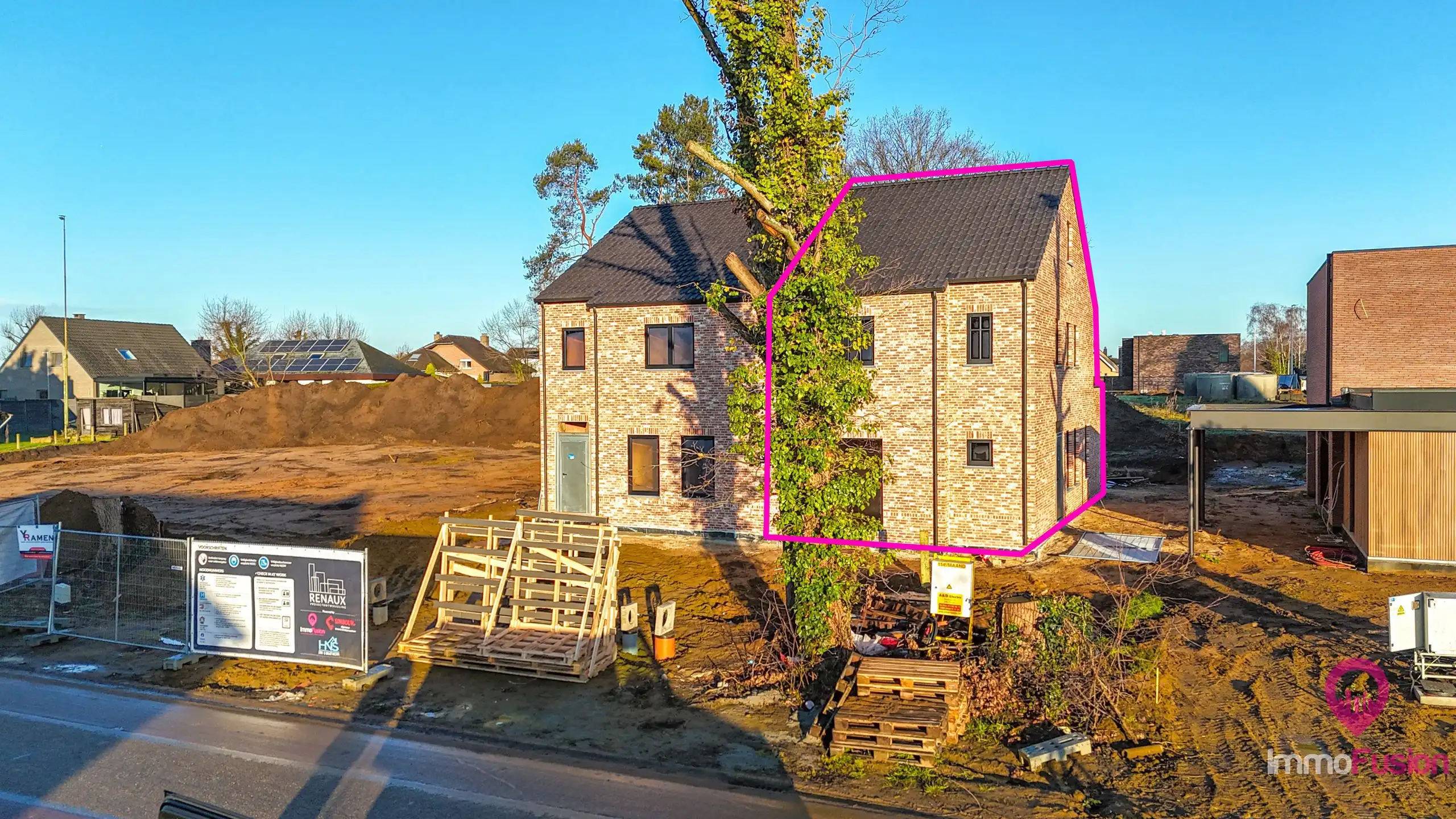 Prachtig gelegen casco woning met 4 slaapkamers! foto 2