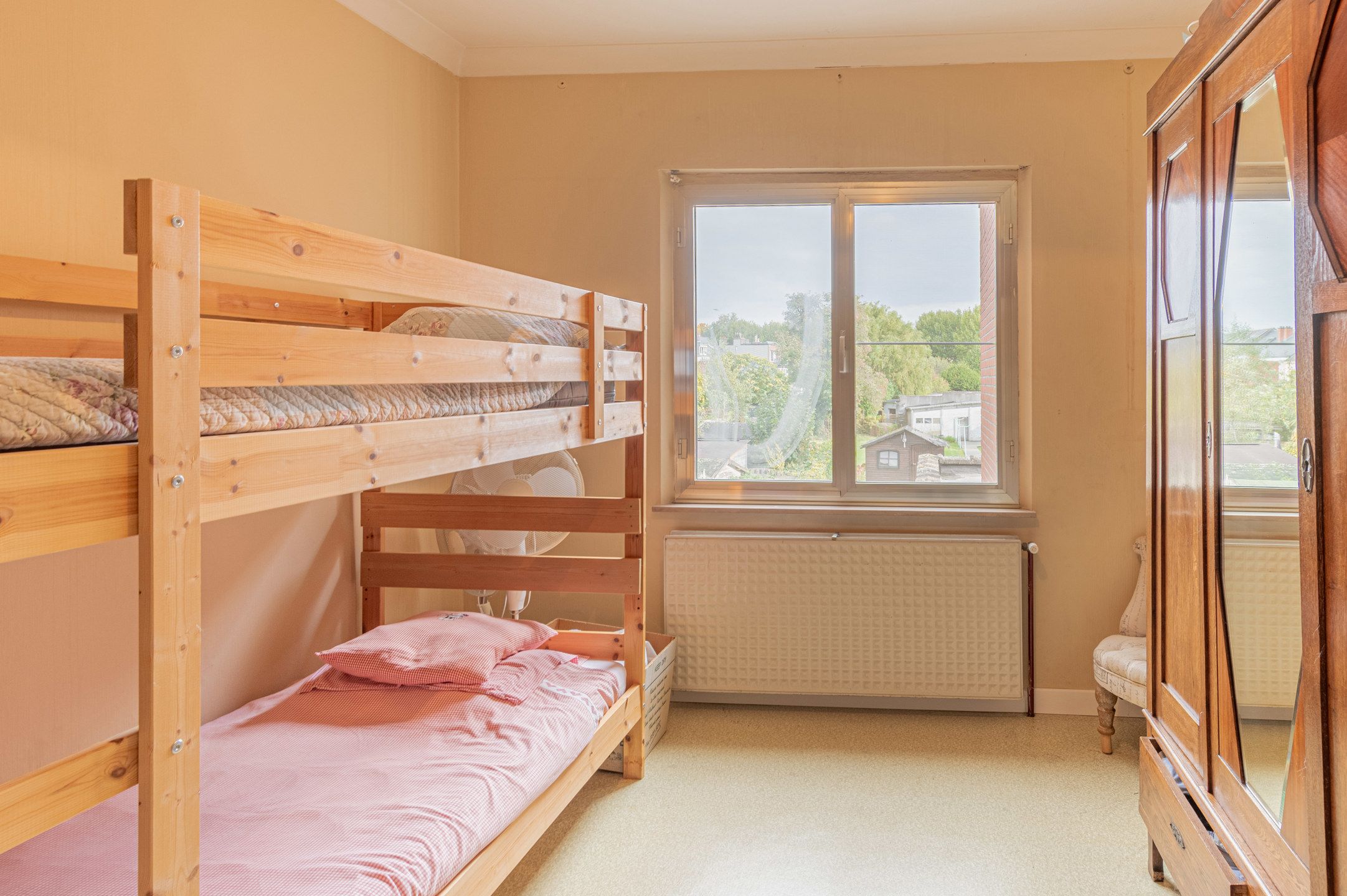 Gezellige woning met grote tuin en garage op toplocatie  foto 12