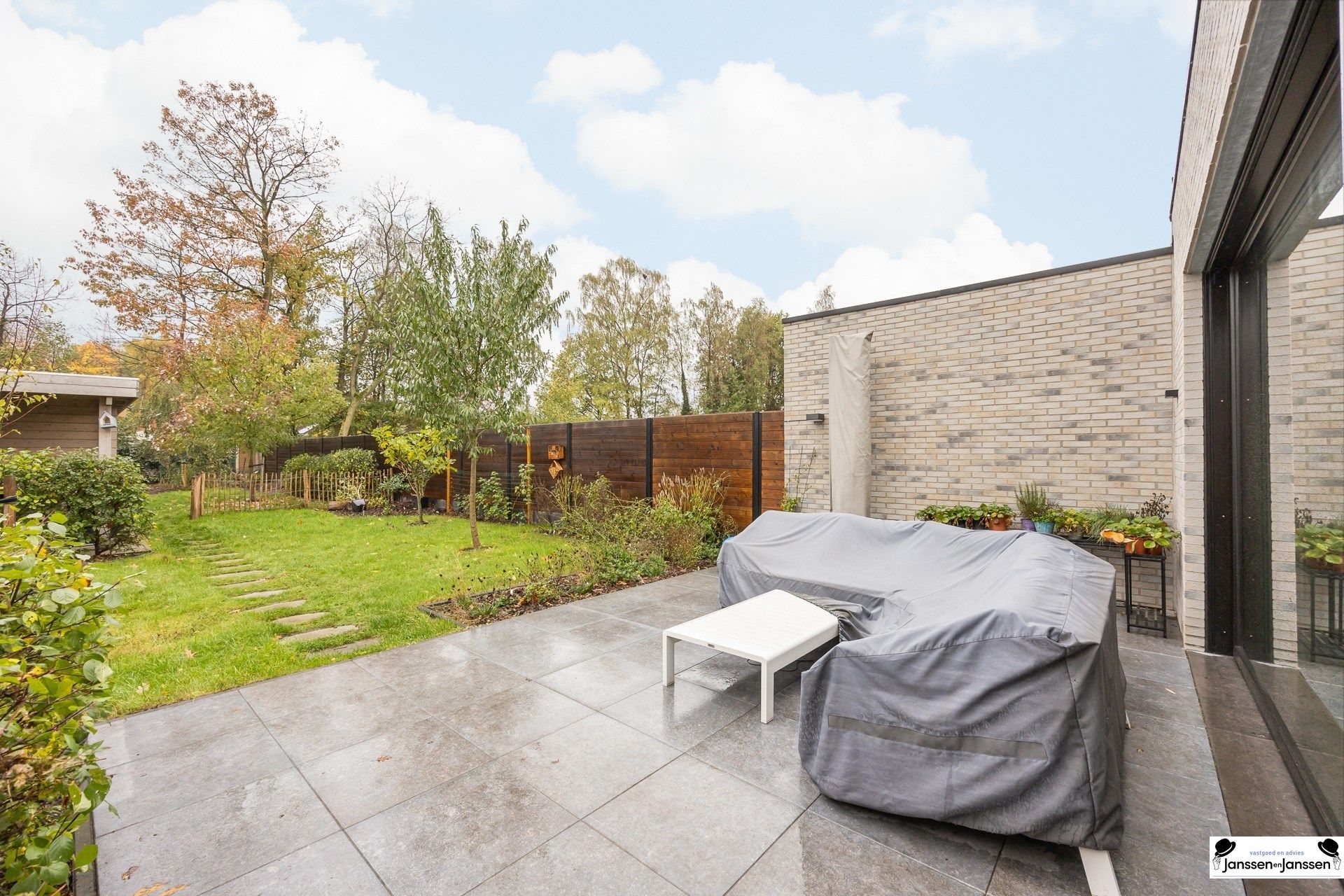 Moderne energiezuinige woning met hoogwaardige afwerking foto 28