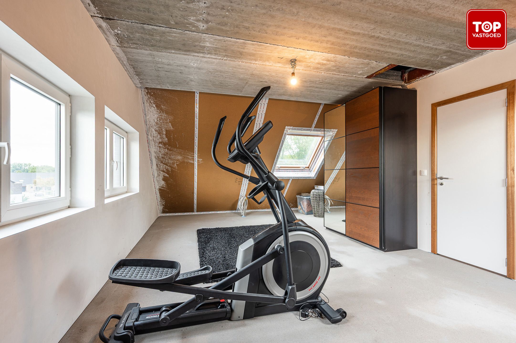 Instapklare woning (2016)  met 4 slaapkamers en tuin in residentiële wijk foto 23