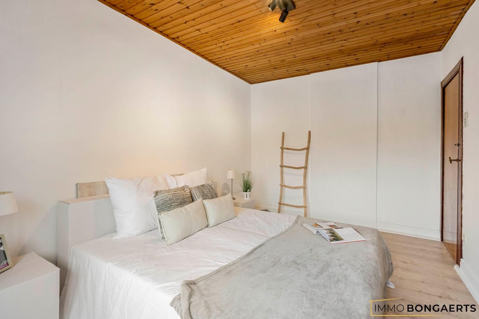 Instapklare gezinswoning met 3 slaapkamers, tuin en garage te Genk foto 11