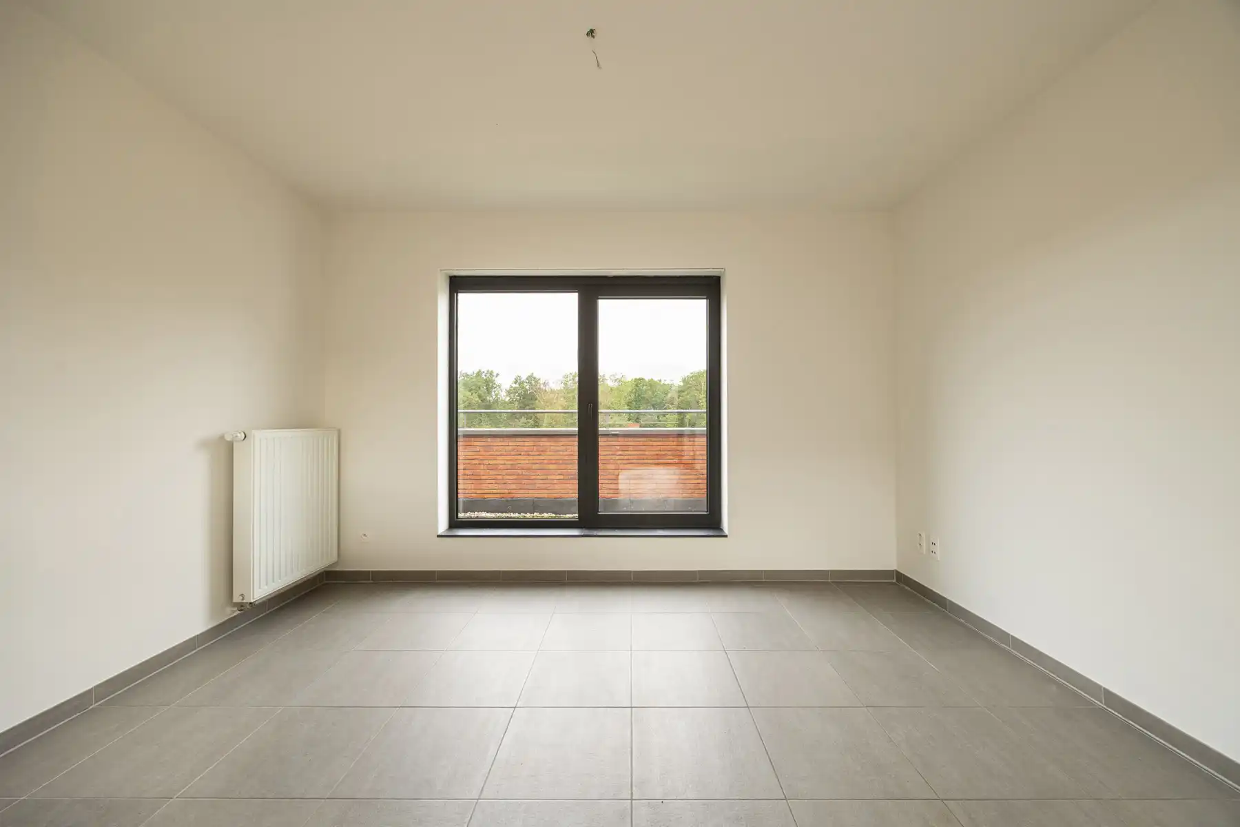 ASSISTENTIEWONING MET 1 SLK, VEEL PRIVACY EN TERRAS TE GENK foto 9