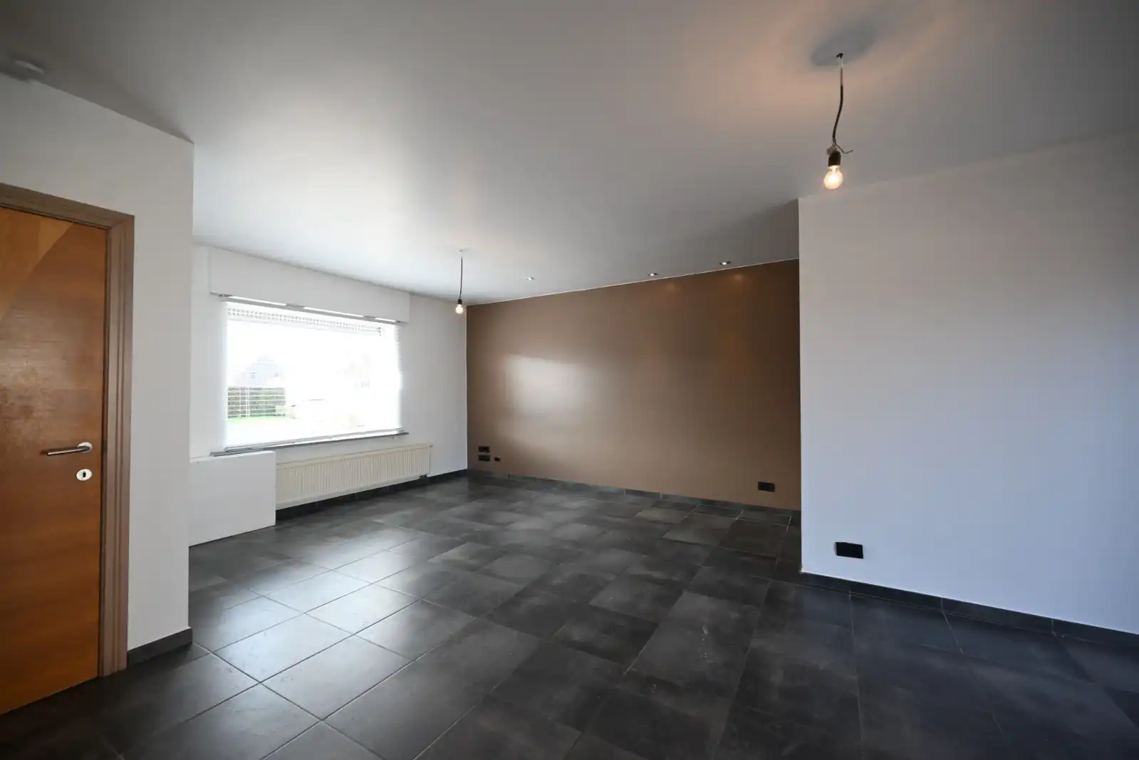 Ruime gezinswoning met 3 slaapkamers, tuin en groot terras! foto 8