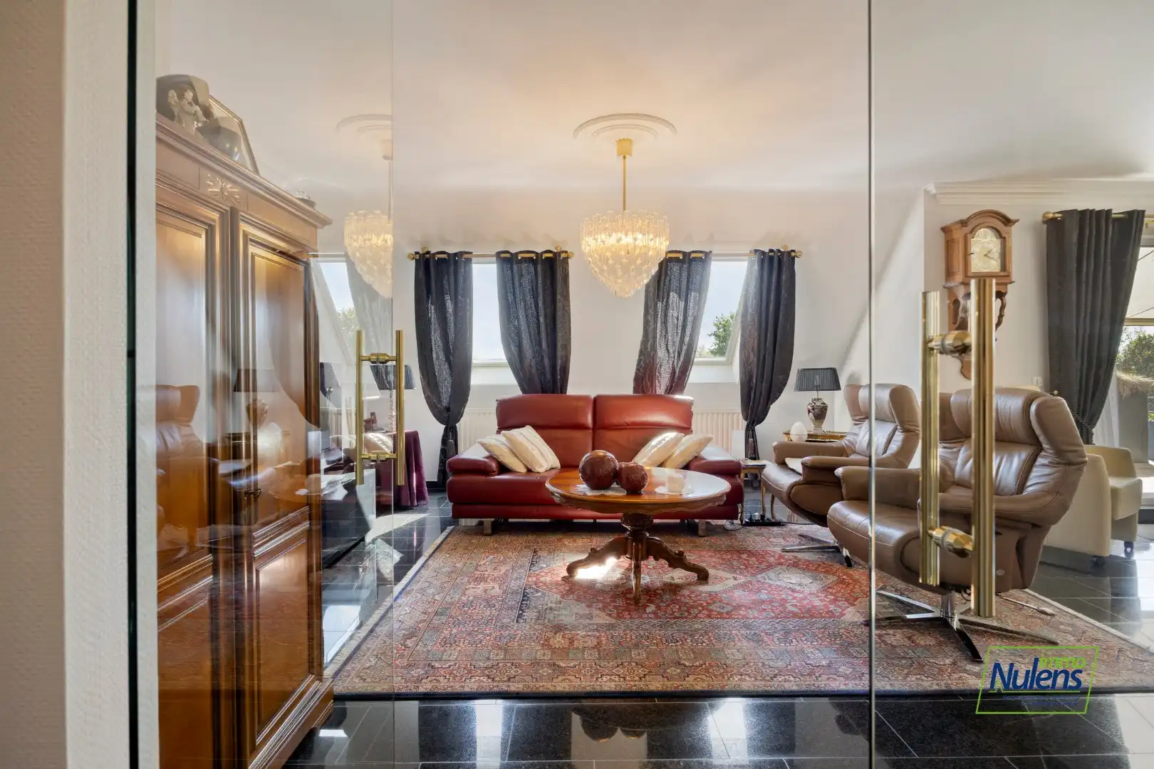PRACHTIG APPARTEMENT van 105 M² met 2 SLAAPKAMERS,  2 TERRASSEN EN AUTOSTANDPLAATS IN HARTJE LANAKEN! foto 7