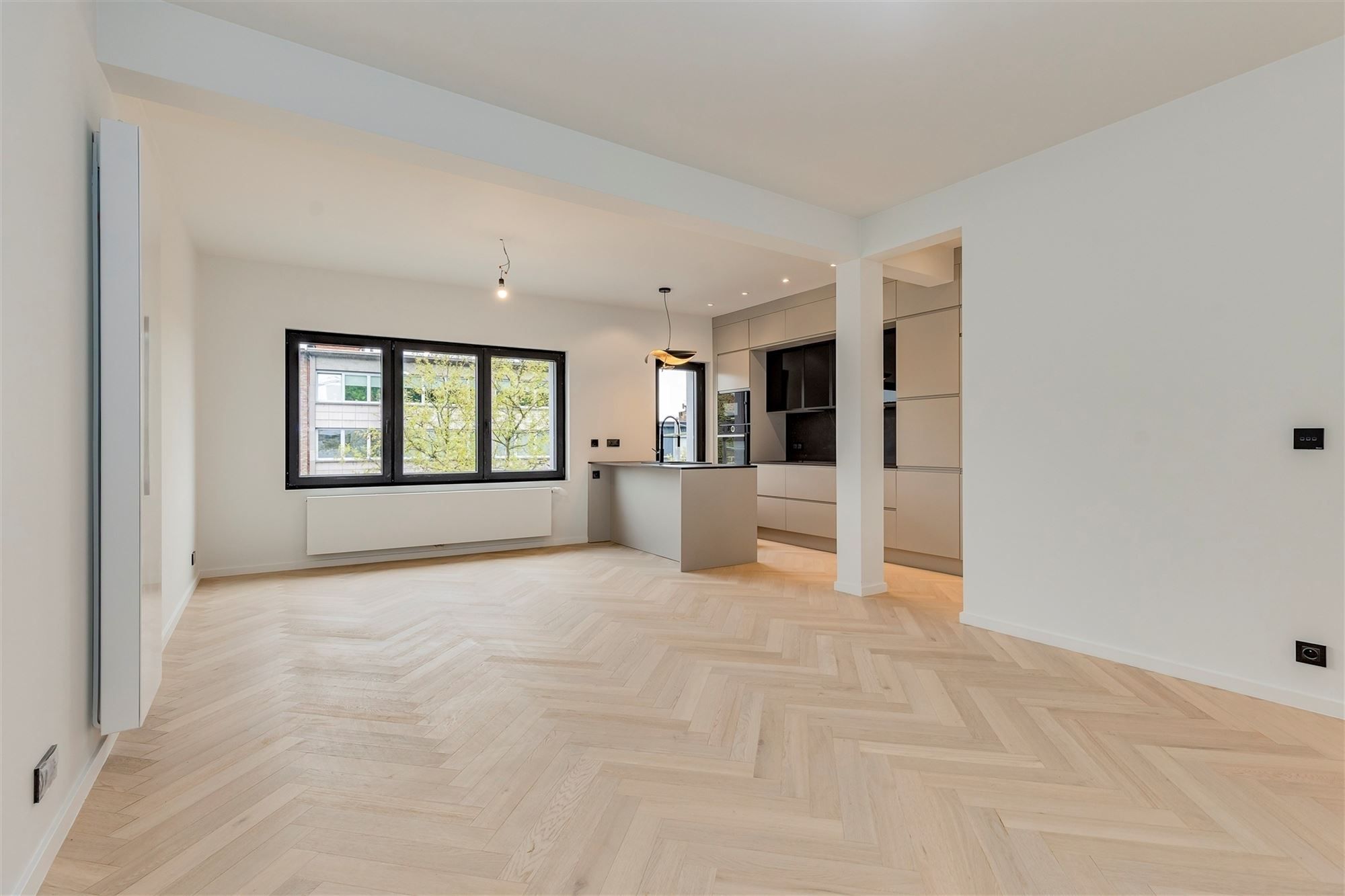 Super-de-luxe gerenoveerd appartement te Mortsel - 2 slk + zuidterras foto 3