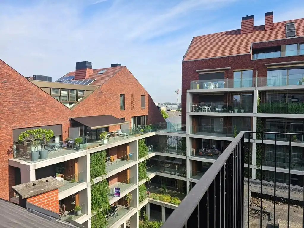 Charmante studio op de dakverdieping in hartje Hasselt foto 12