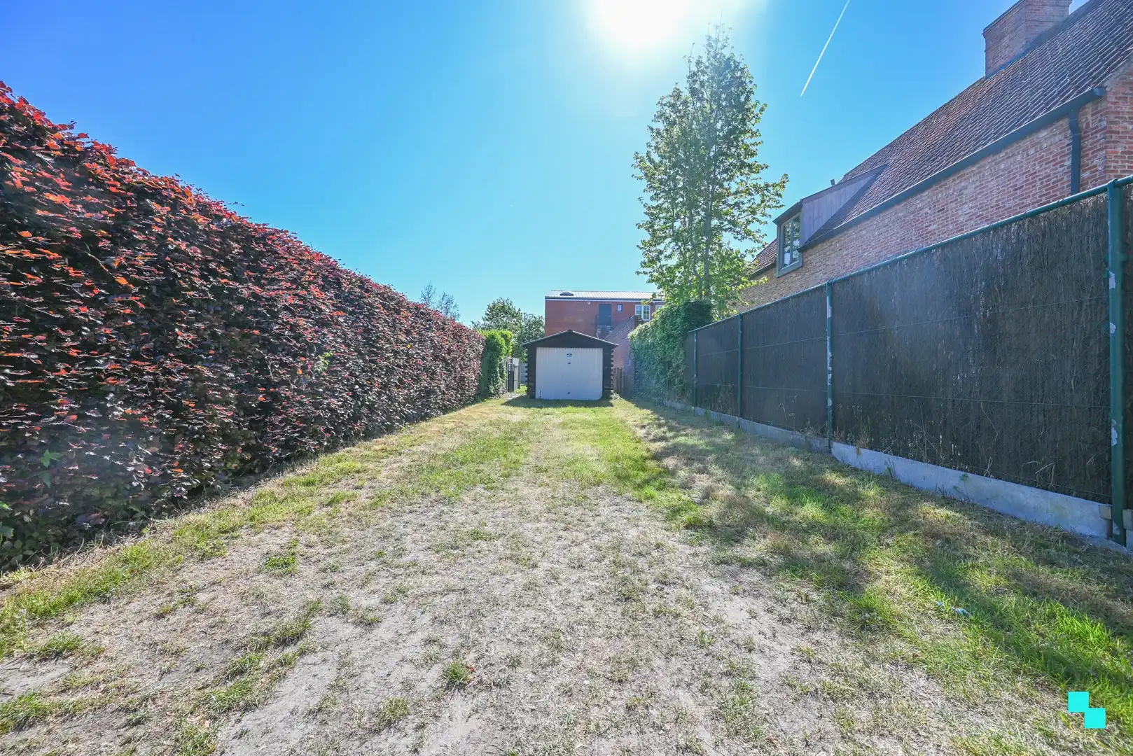 Op te frissen eengezinswoning met uitweg achteraan foto 20