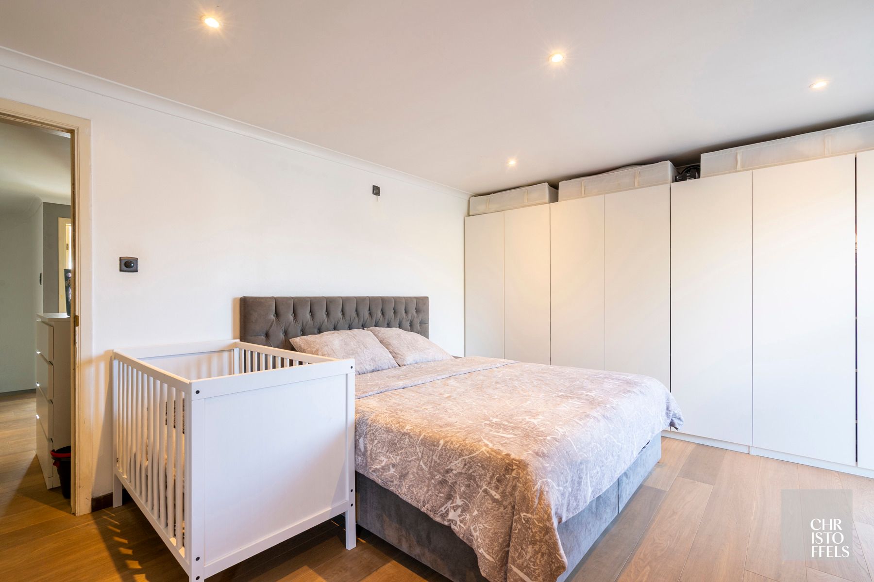 Ruime karakteristieke woning op een aangenaam perceel foto 6