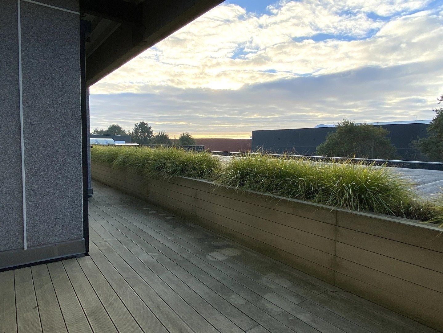 INSTAPKLARE CONCIËRGEWOONST MET TERRAS EN STAANPLAATS!! foto 8