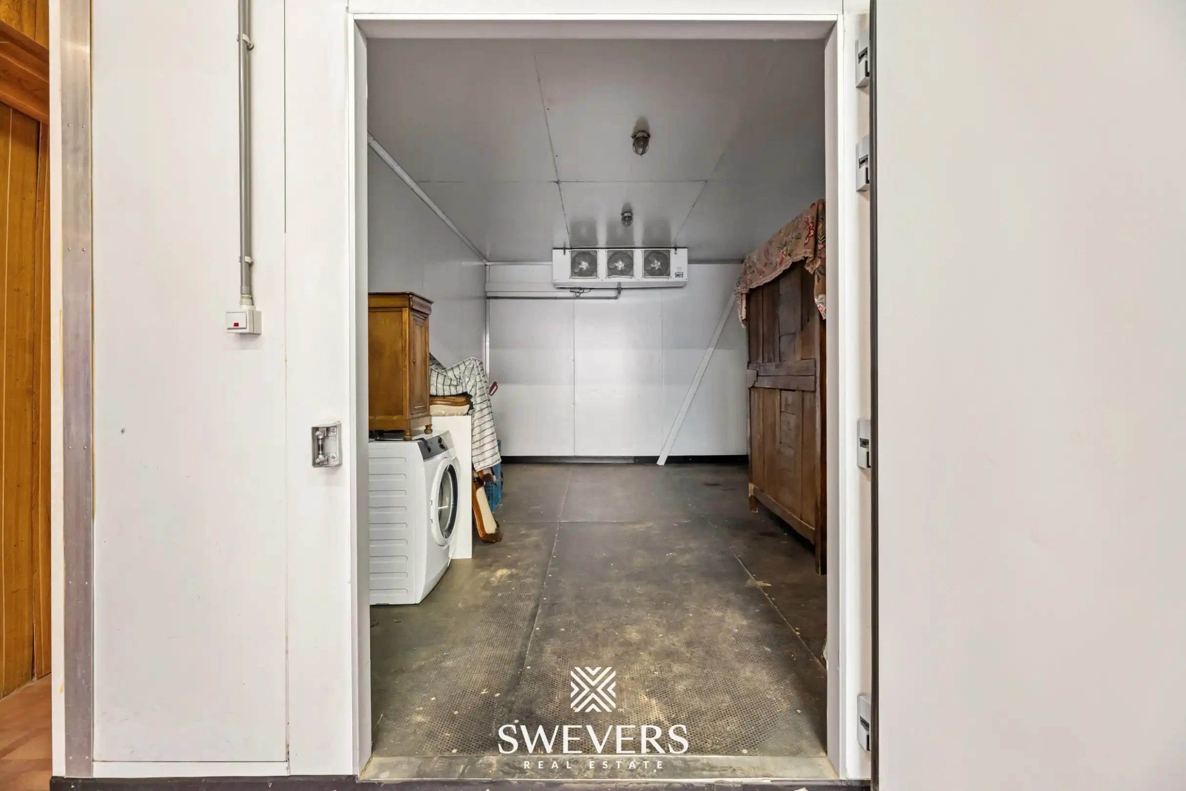 223 m² woonruimte met uitzonderlijke garage van ca. 100 m² nabij centrum foto 14