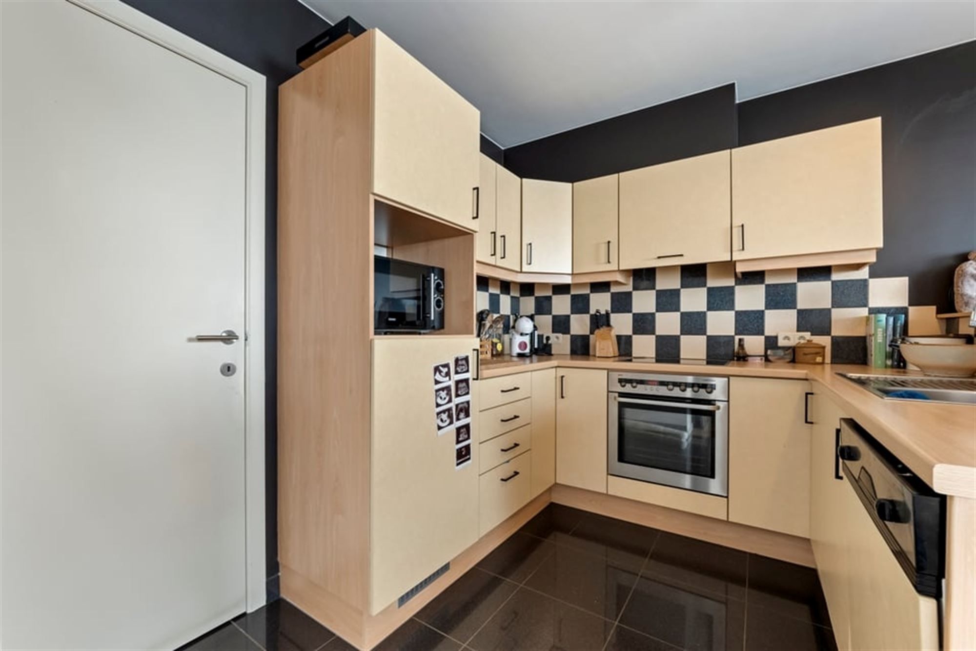 GEZELLIG 2 SLK APPARTEMENT MET STAANPLAATS IN HET CENTRUM VAN SINT-TRUIDEN  foto 9