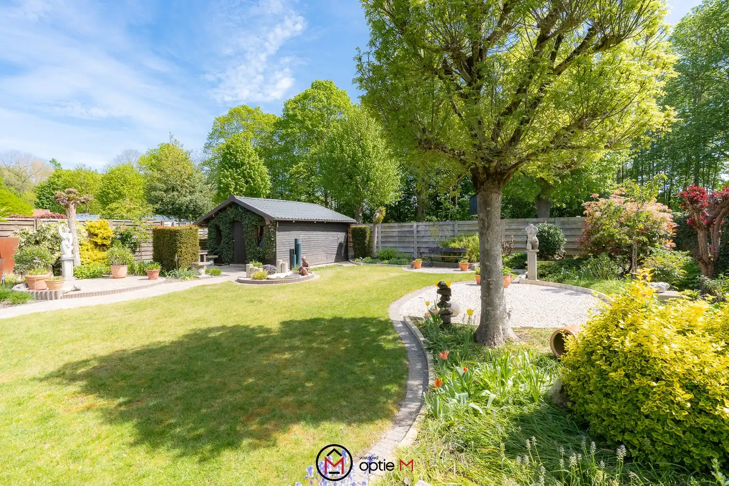 Instapklare woning te koop met mooie tuin in Stevoort foto 16