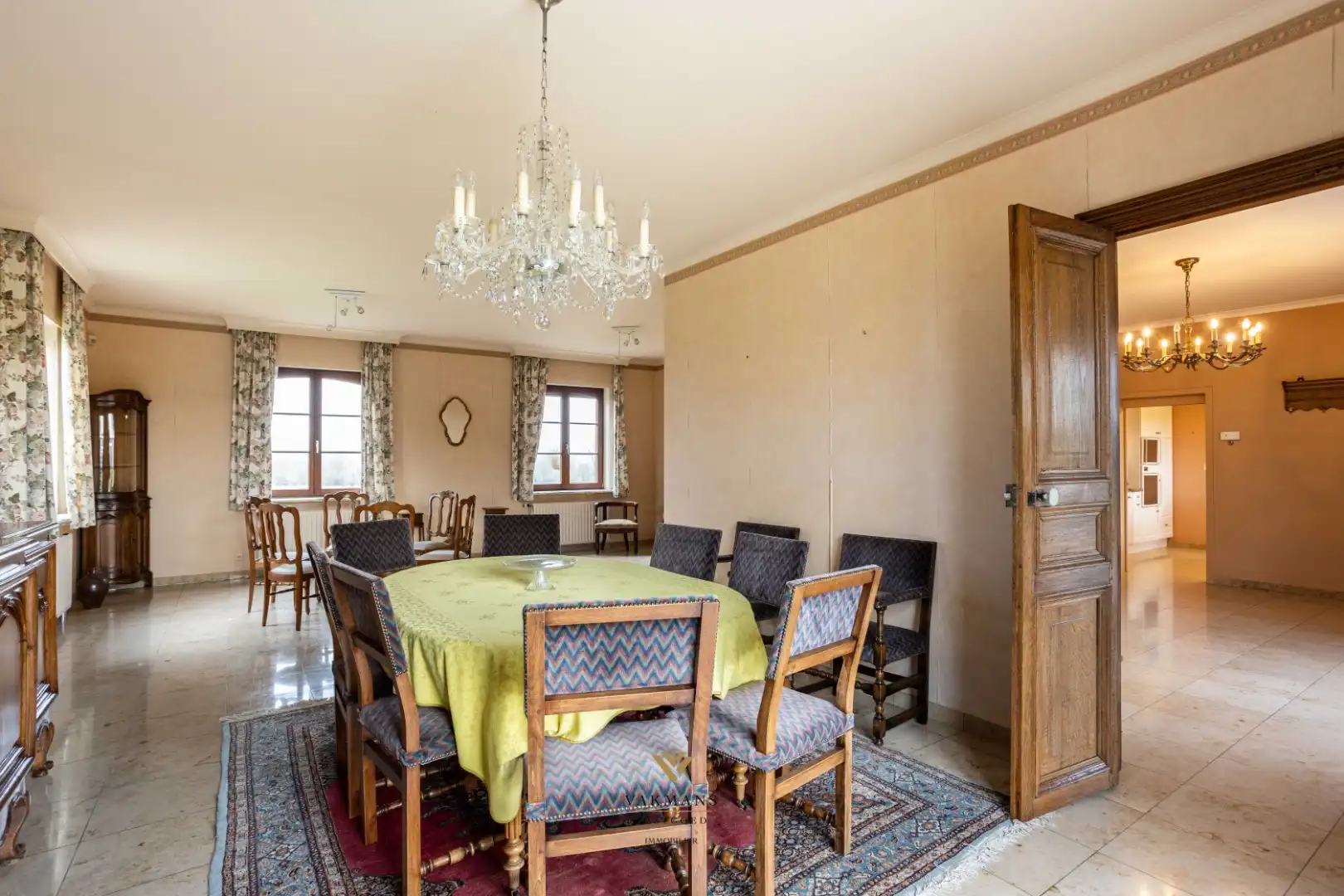 Elegante villa op 5000 m² op een gegeerde locatie foto 5