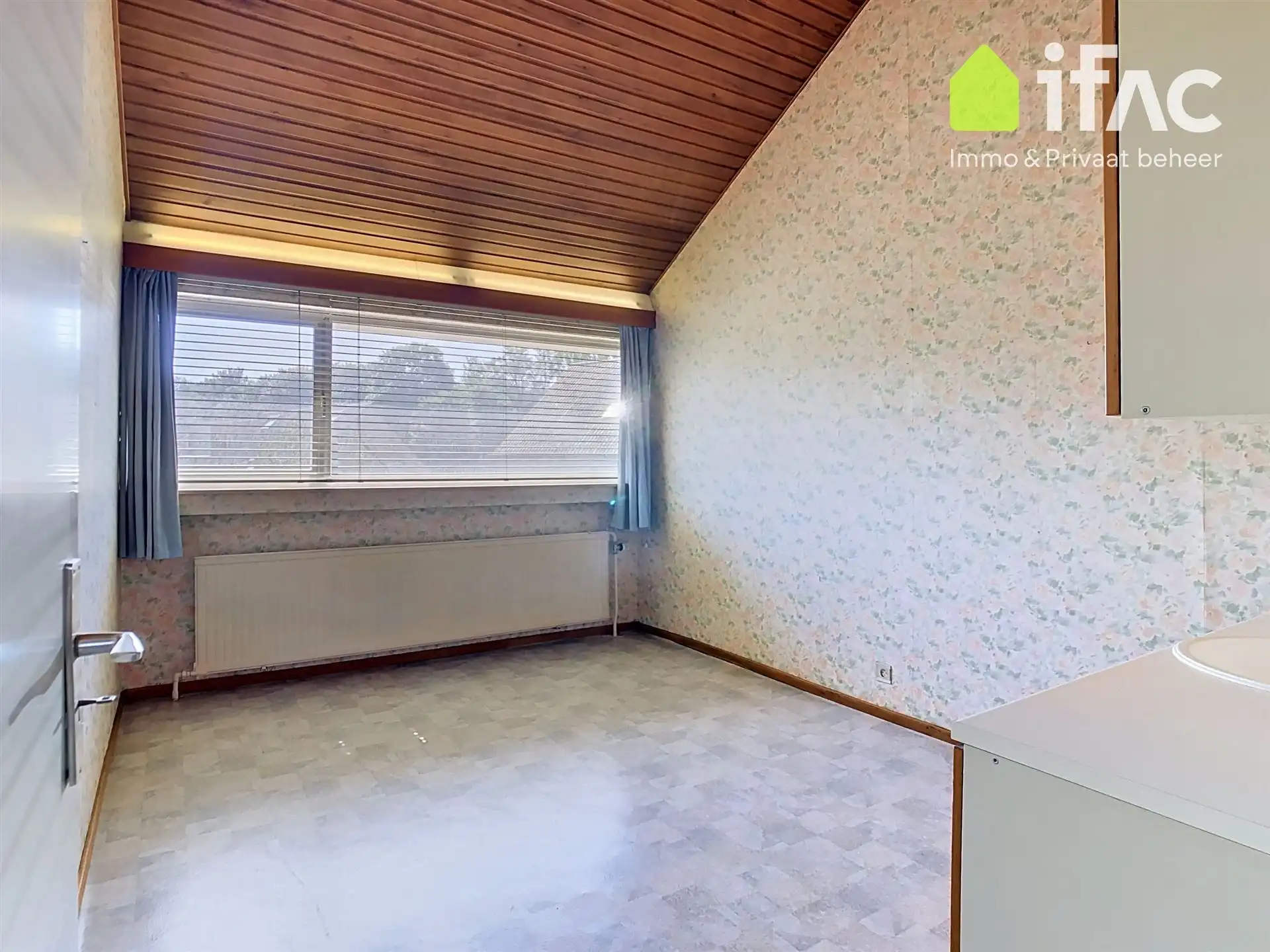 Woning met 4 slaapkamers, garage en tuin foto 18