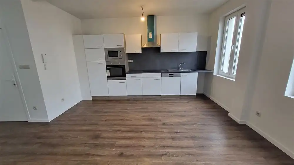 Ruim en opgefrist 2-slpkr appartement foto 3