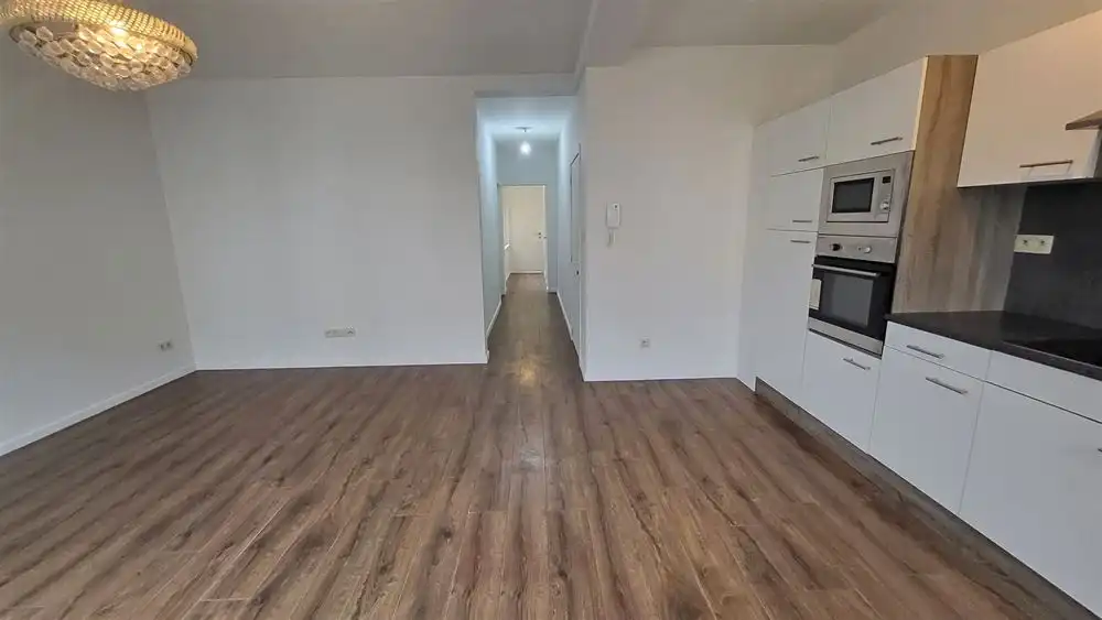 Ruim en opgefrist 2-slpkr appartement foto 3