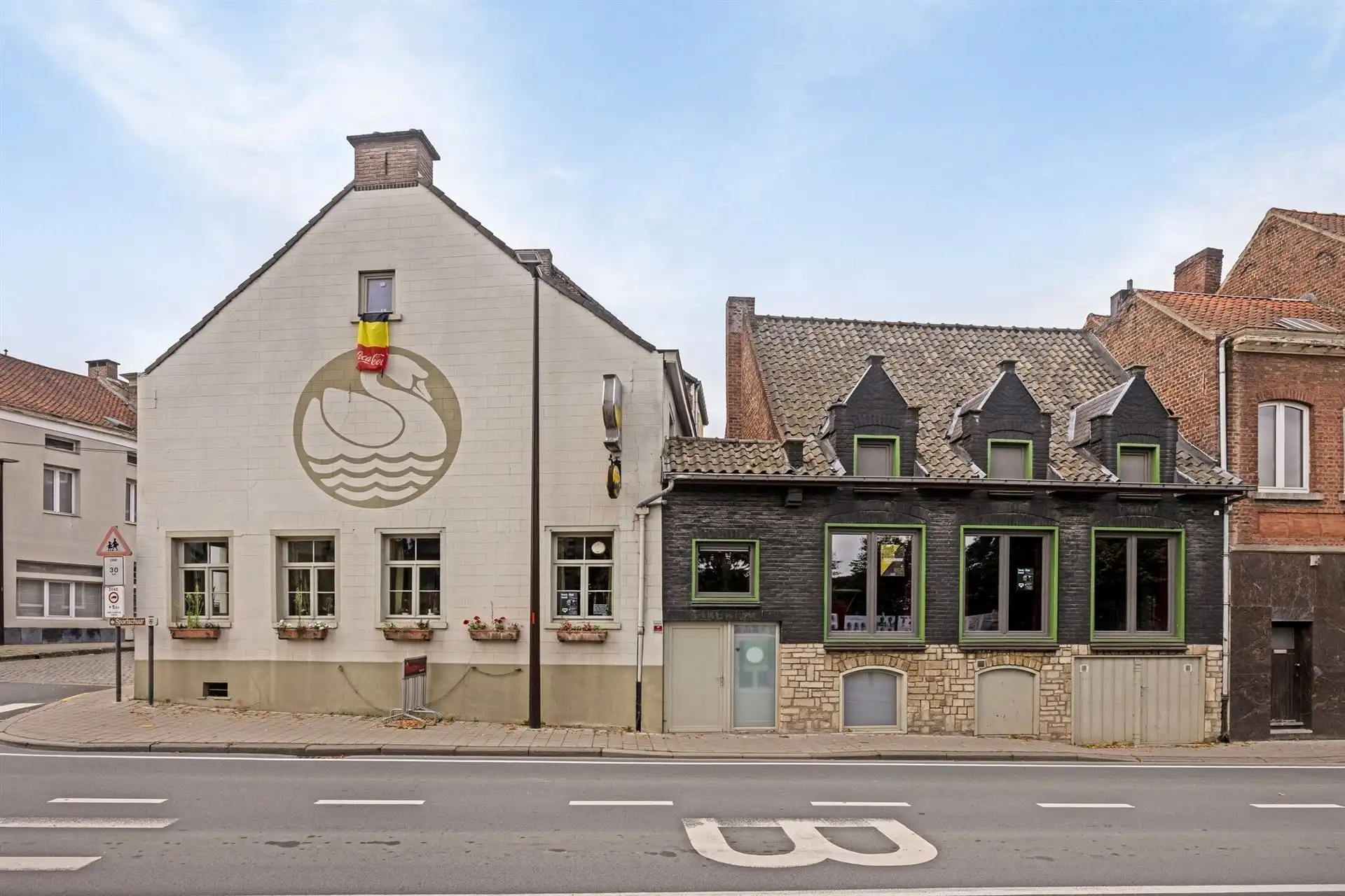 CENTRUM DWORP : karaktervol handelspand met woonst  foto 2