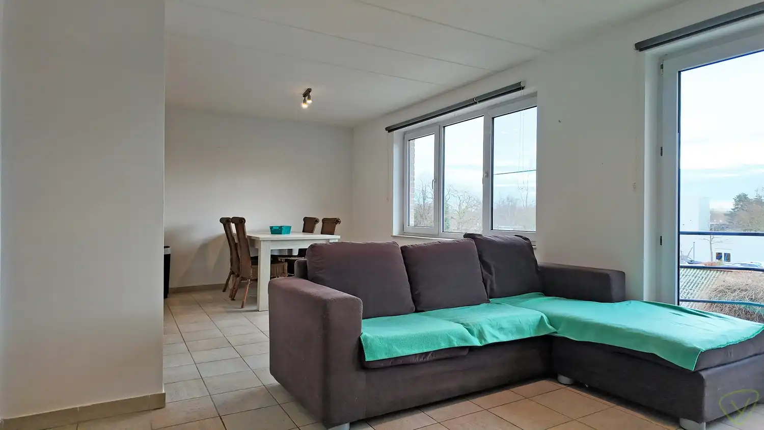 Instapklaar appartement te huur nabij centrum Eeklo! foto 4