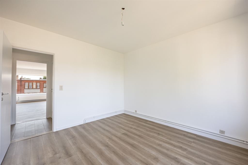 Lichtrijk appartement tussen het groen foto 9