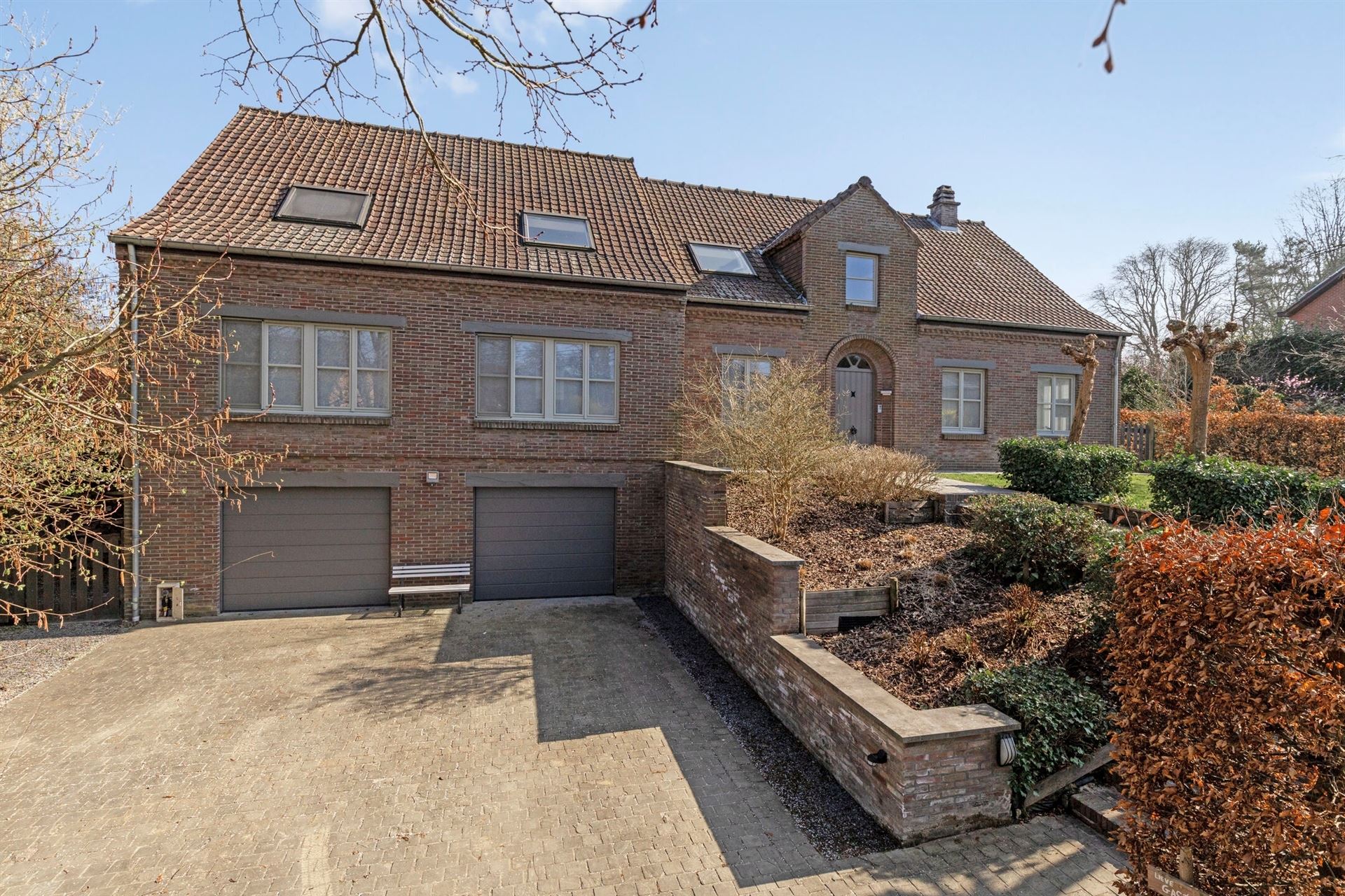 Charmante en ruime villa op rustige locatie foto 3