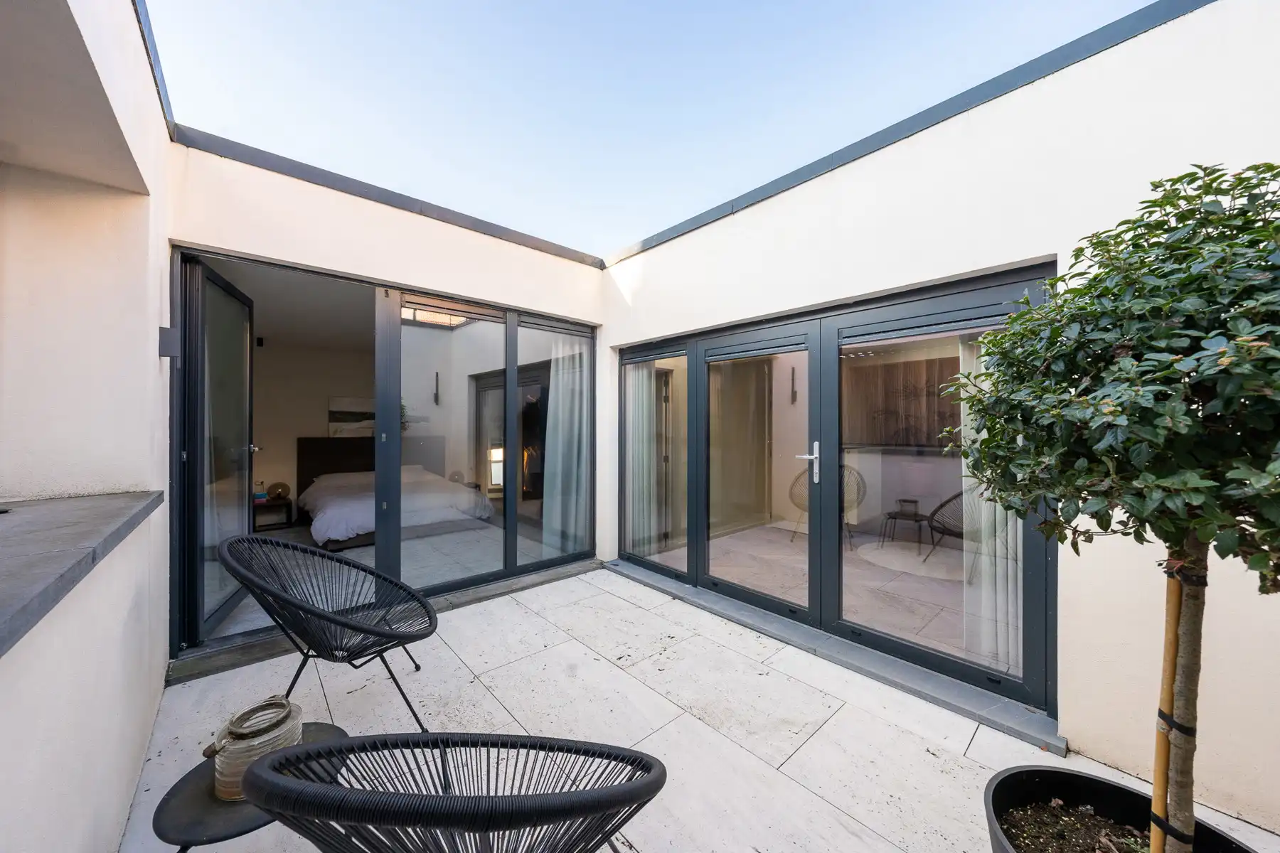 Luxueus appartement met tuin en parking op ‘t Zuid foto 9