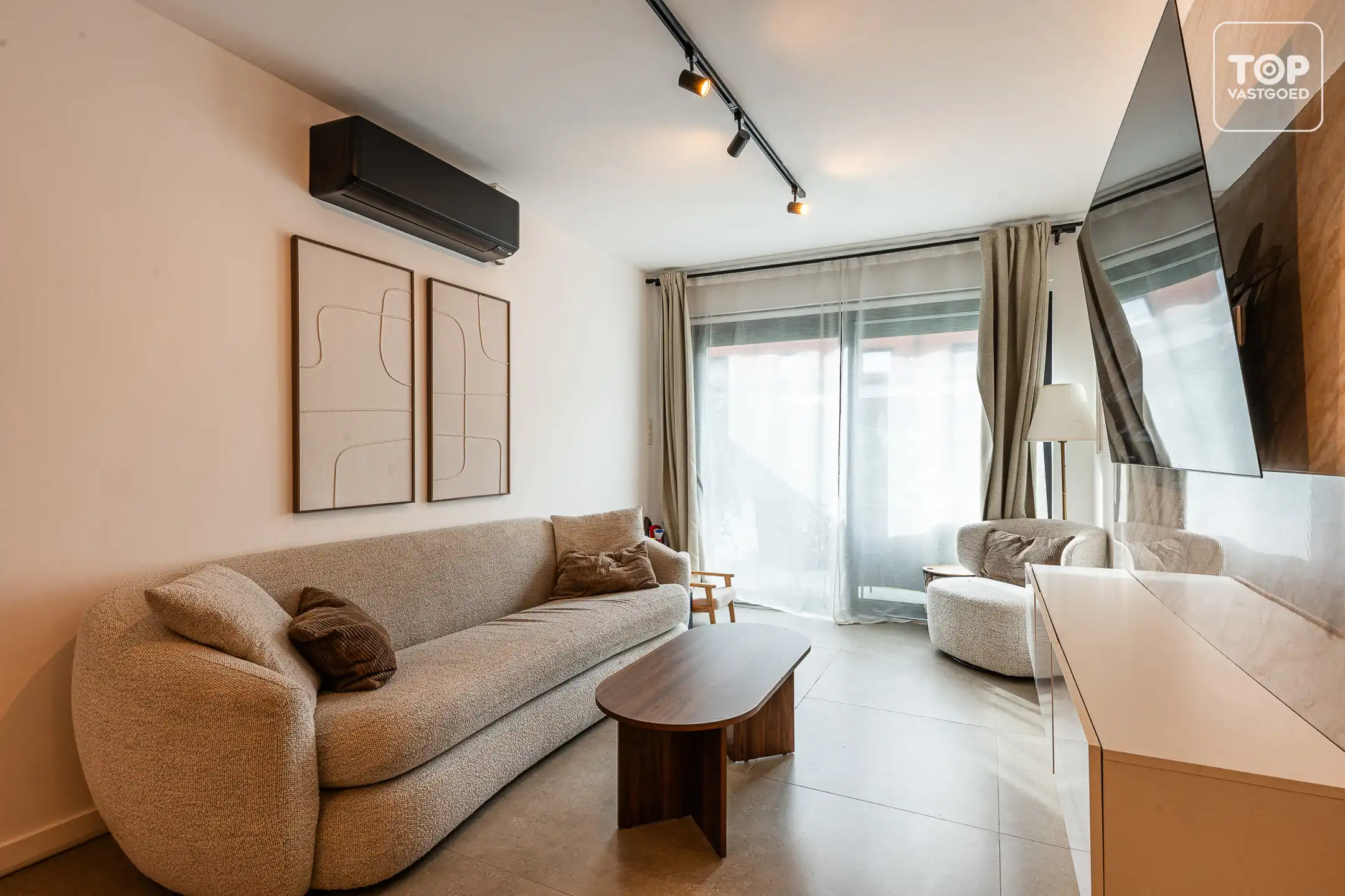 Recent gerenoveerde woning met 4 slaapkamers op TOPlocatie foto 8