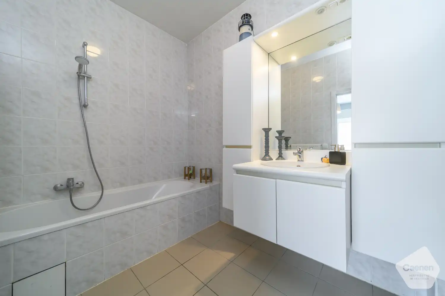 Te koop: Gezellig en modern instapklaar 1-slaapkamerappartement in het hart van De Panne foto 5
