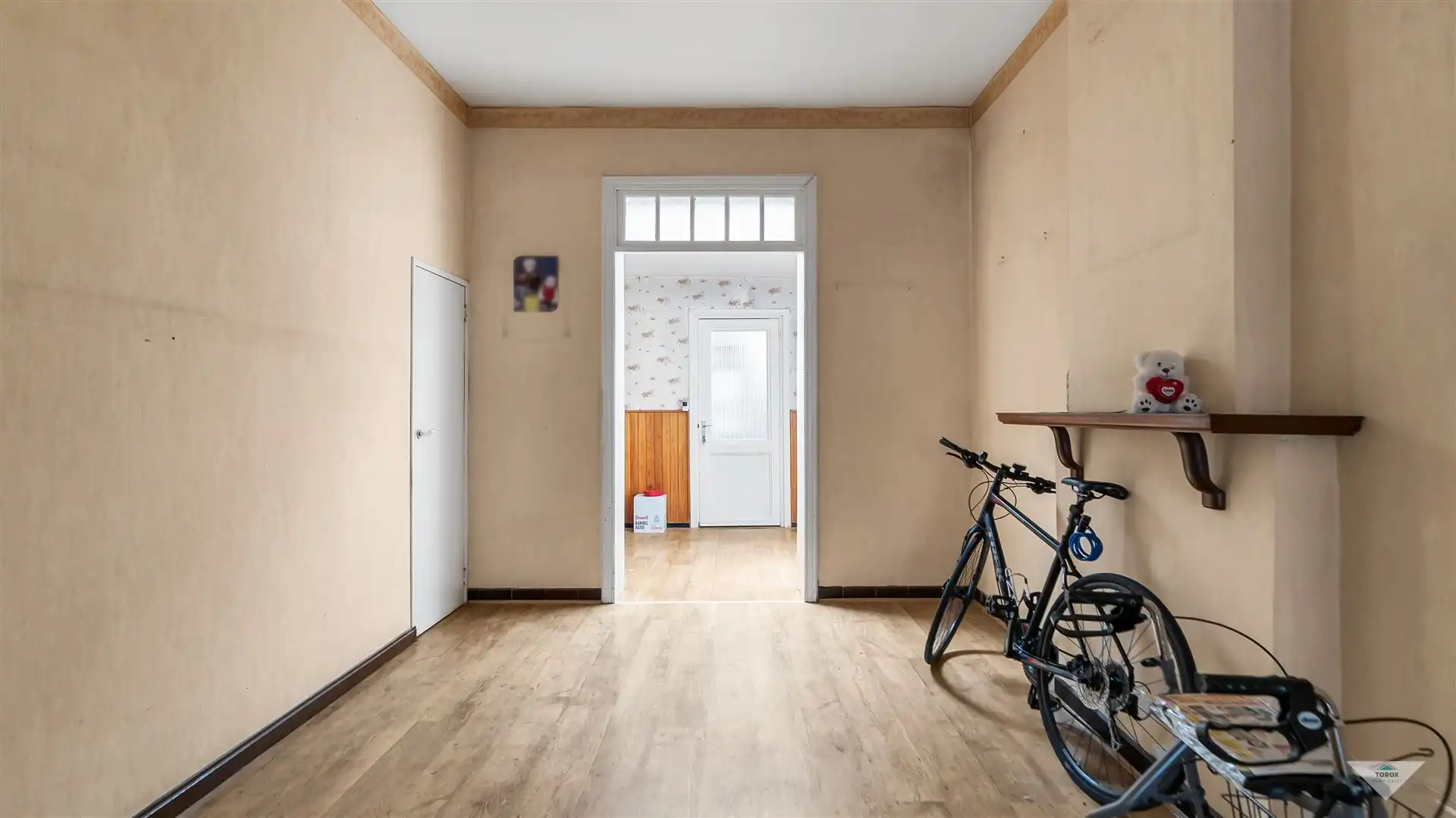 Te renoveren rijwoning met 3 slaapkamers op topligging foto 4
