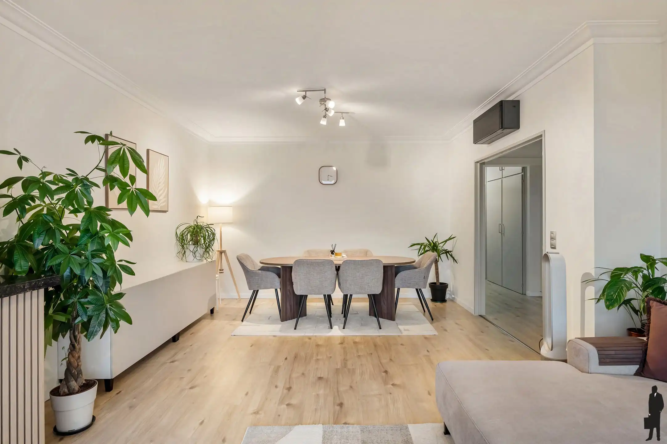 Instapklaar appartement met terras en warmtepomp foto {{pictureIndex}}