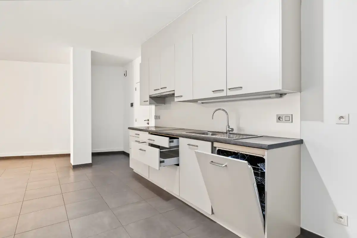 Volledig gerenoveerd gelijkvloers appartement met privatief terras in het hart van Kruibeke foto 11