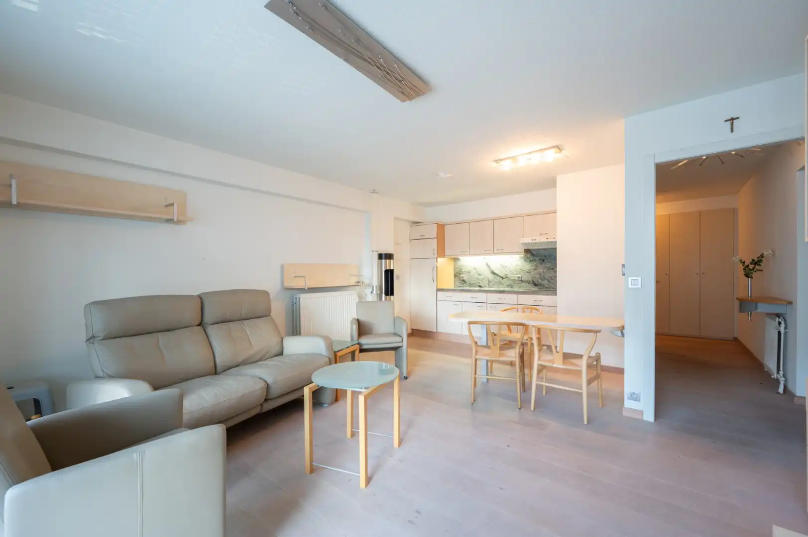 Charmant appartement met 2 slaapkamers op toplocatie vlakbij het strand. foto {{pictureIndex}}