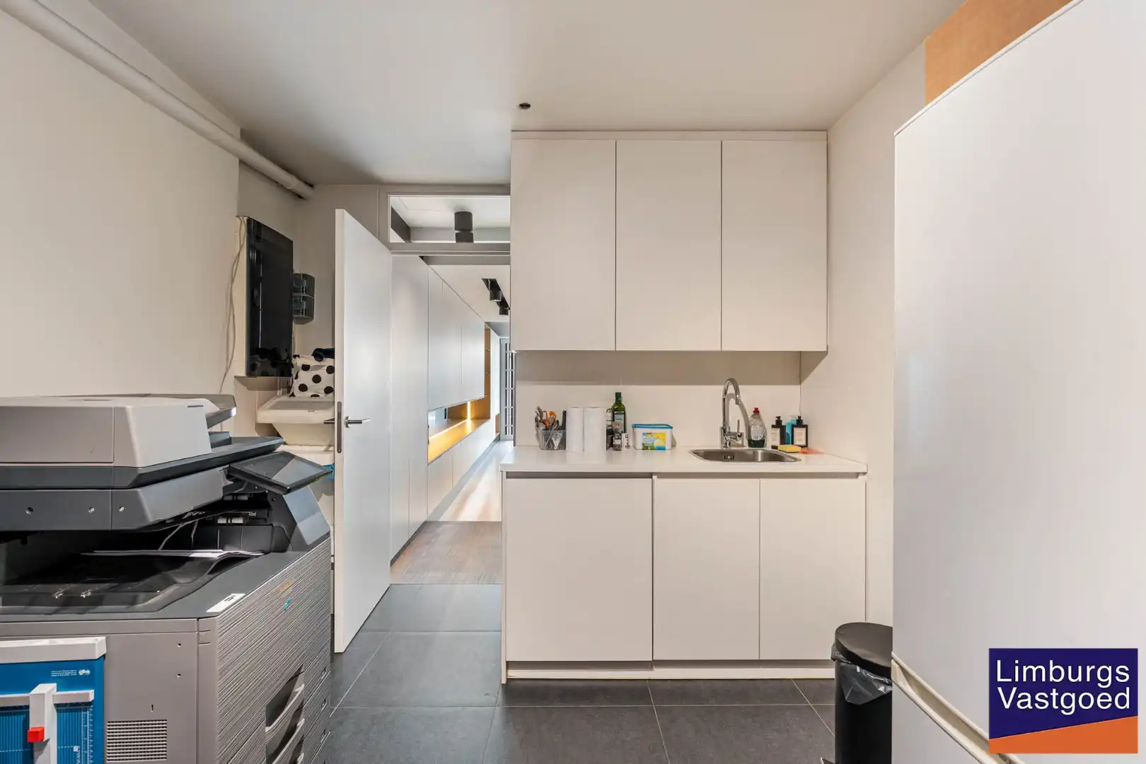 Modern instapklaar kantoor in Hasselt centrum met energielabel B foto 22