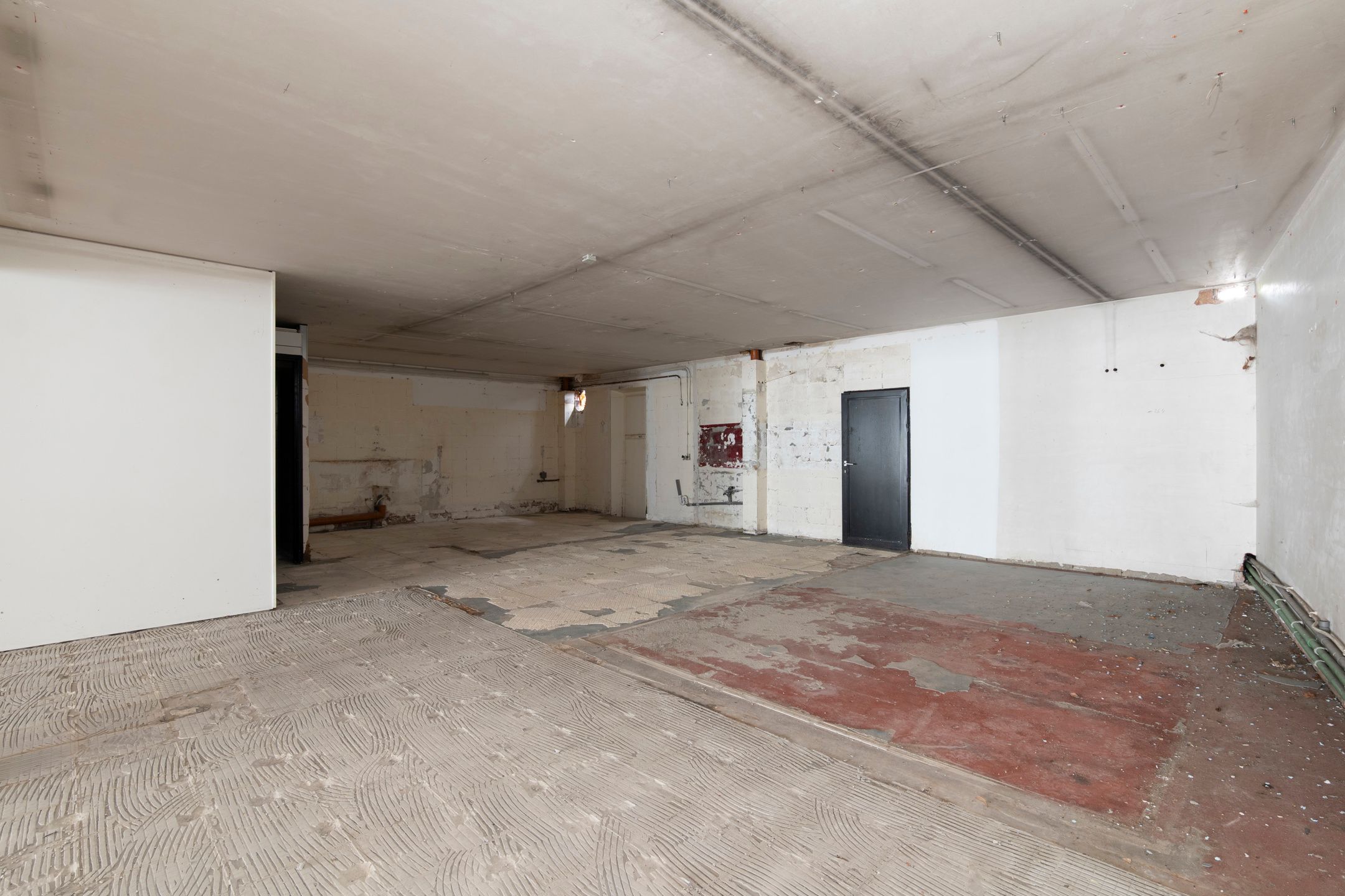 TE KOOP: Commerciële ruimte / Kantoorruimte foto 11