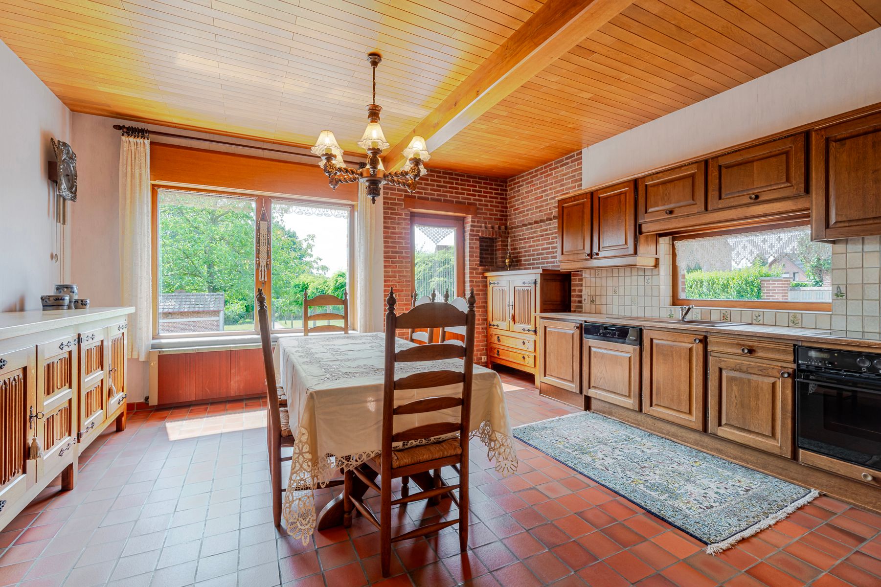 Burgerwoning met 4 slaapkamers en ruime tuin in Beigem foto 8