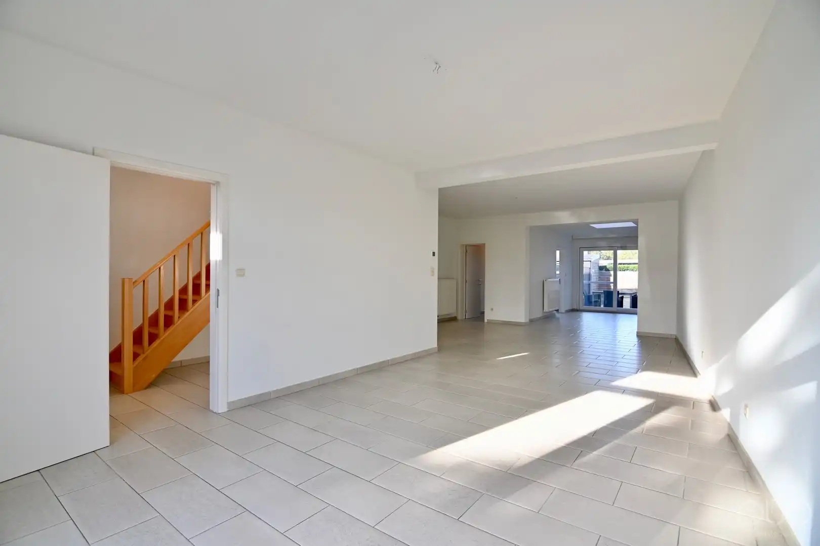 Instapklare gerenoveerde woning met drie slaapkamers in het centrum van Zoutleeuw foto 3