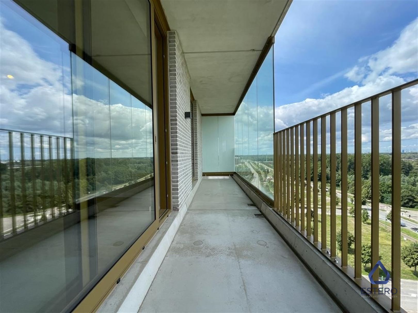 Nieuwbouwappartement op een toplocatie gelegen op 10e verdieping foto 5