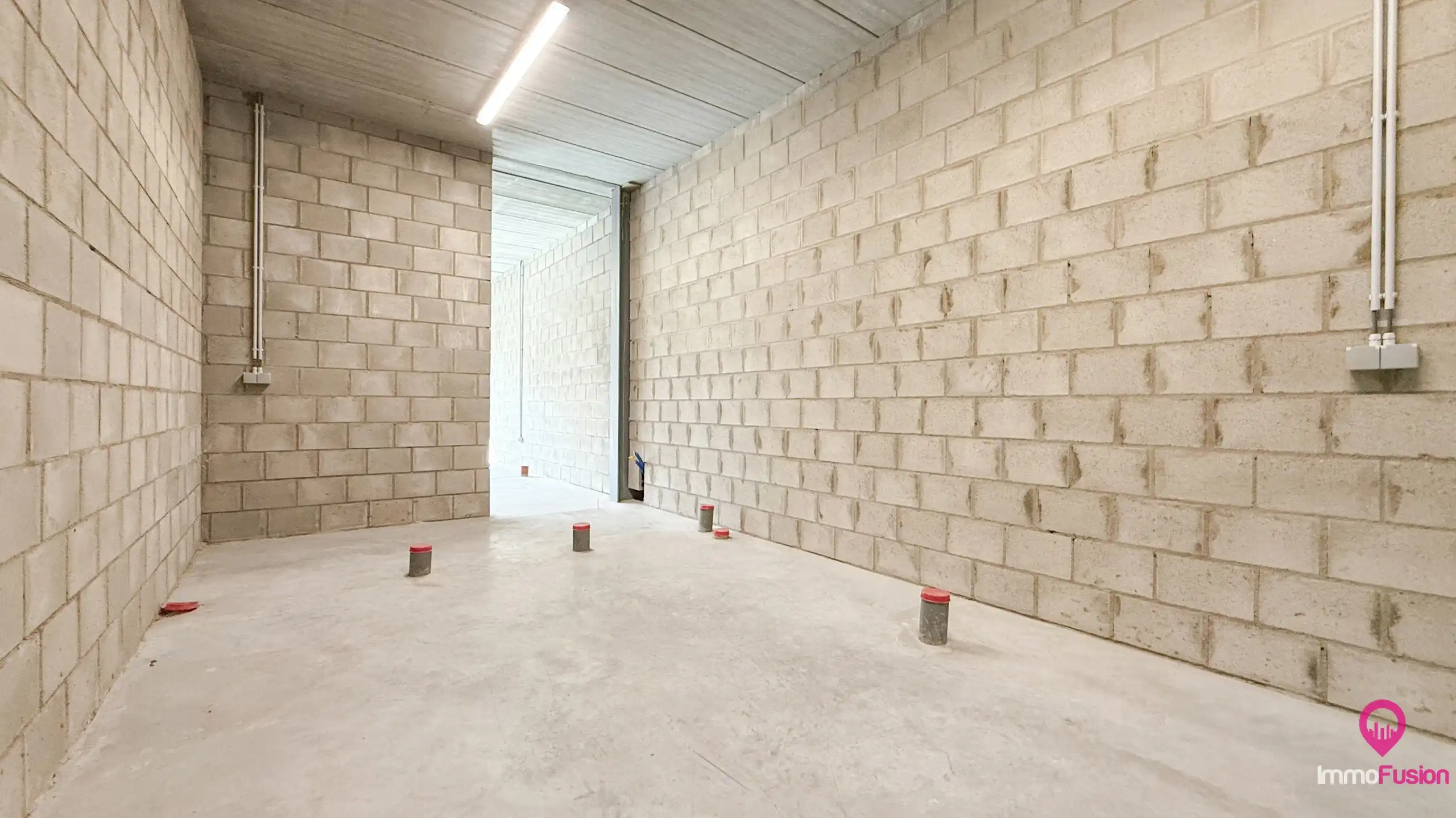 Recente, instapklare magazijnruimte van 440 m² te Houthalen! foto 28