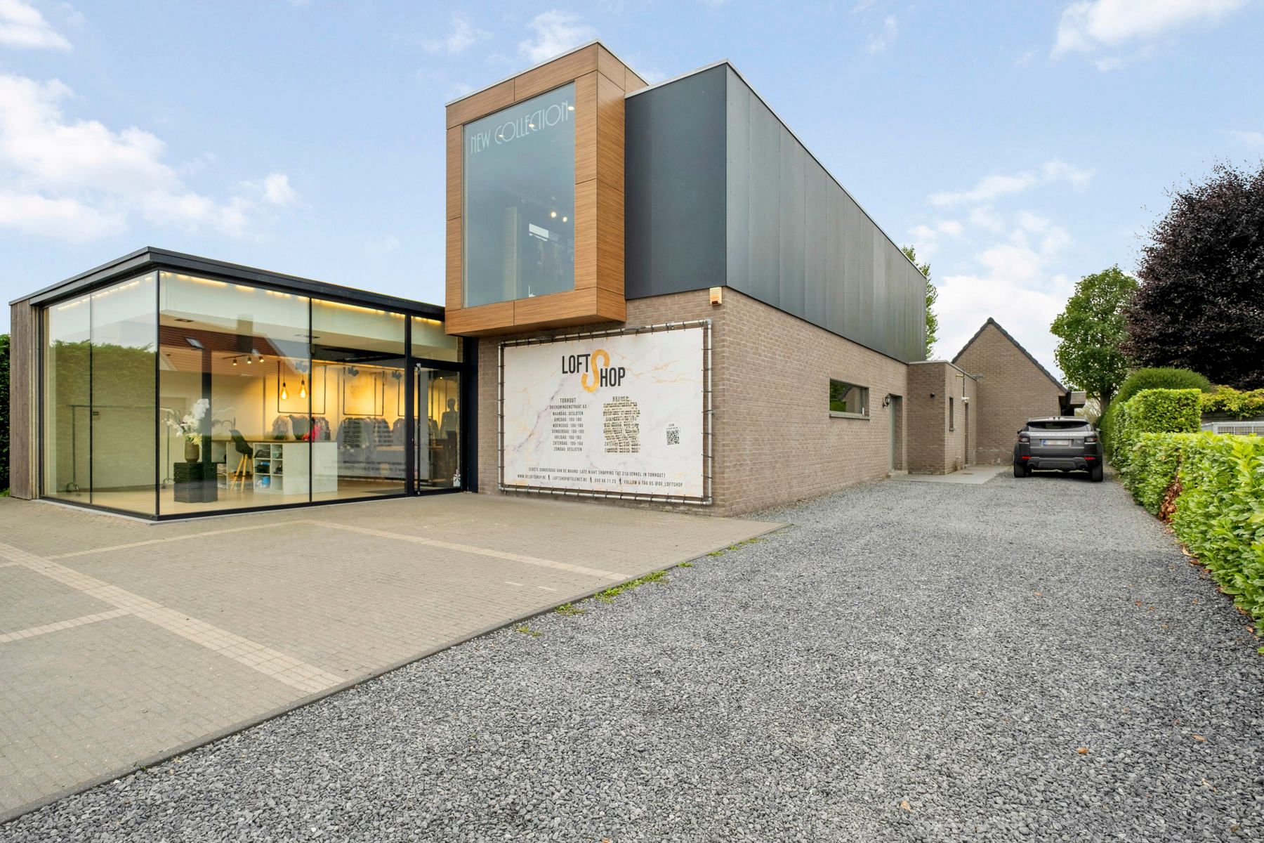 Hedendaagse woning met handelsruimte te Torhout foto {{pictureIndex}}